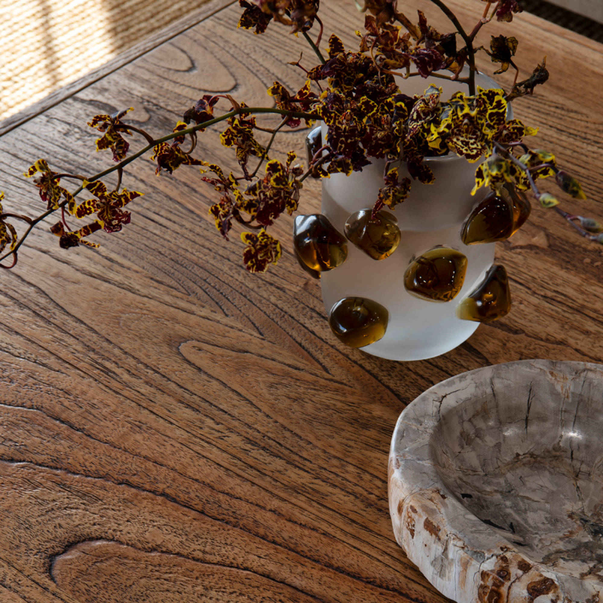 Mateus Vase - White/Amber