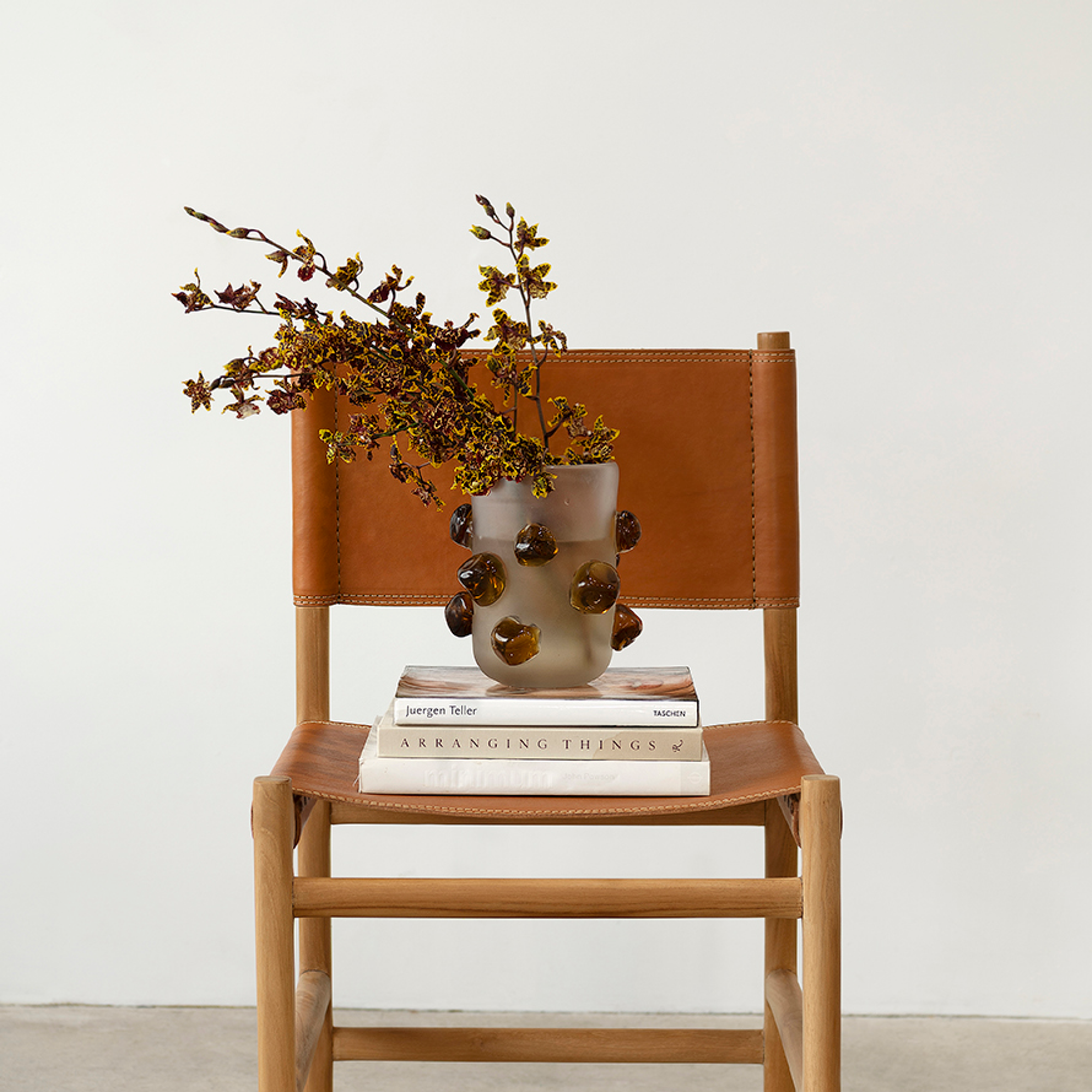 Mateus Vase - White/Amber