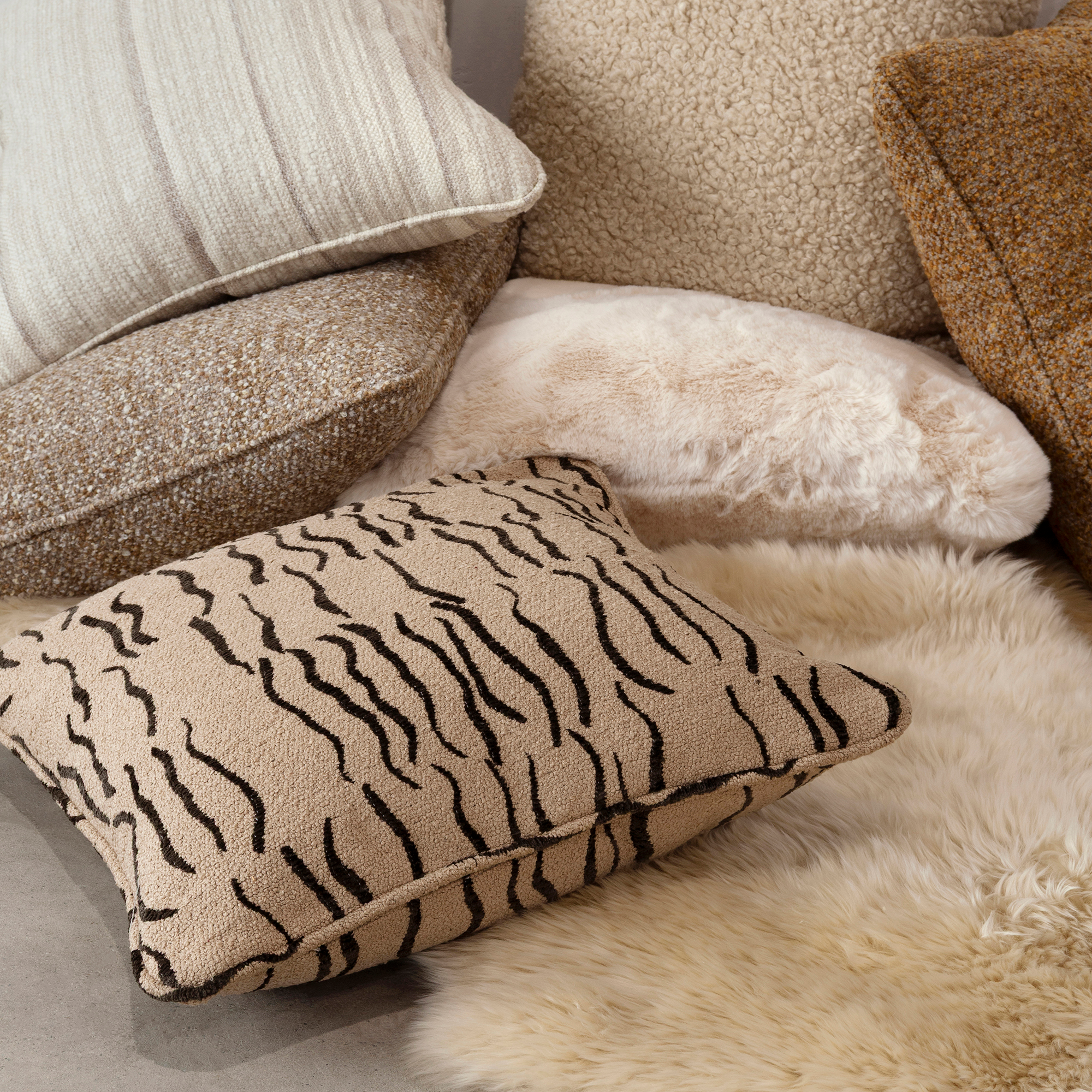 Empire Slub Linen Cushion - Parchment