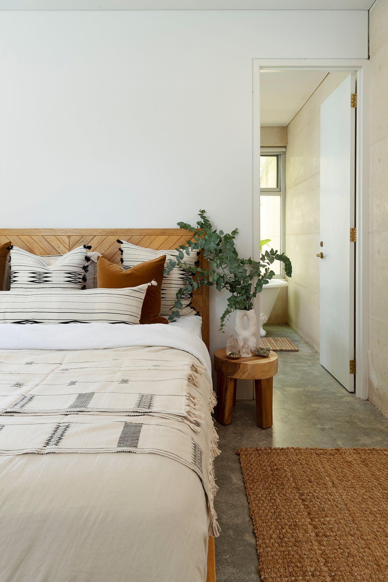 Tapestry Bed - Rustic Matte