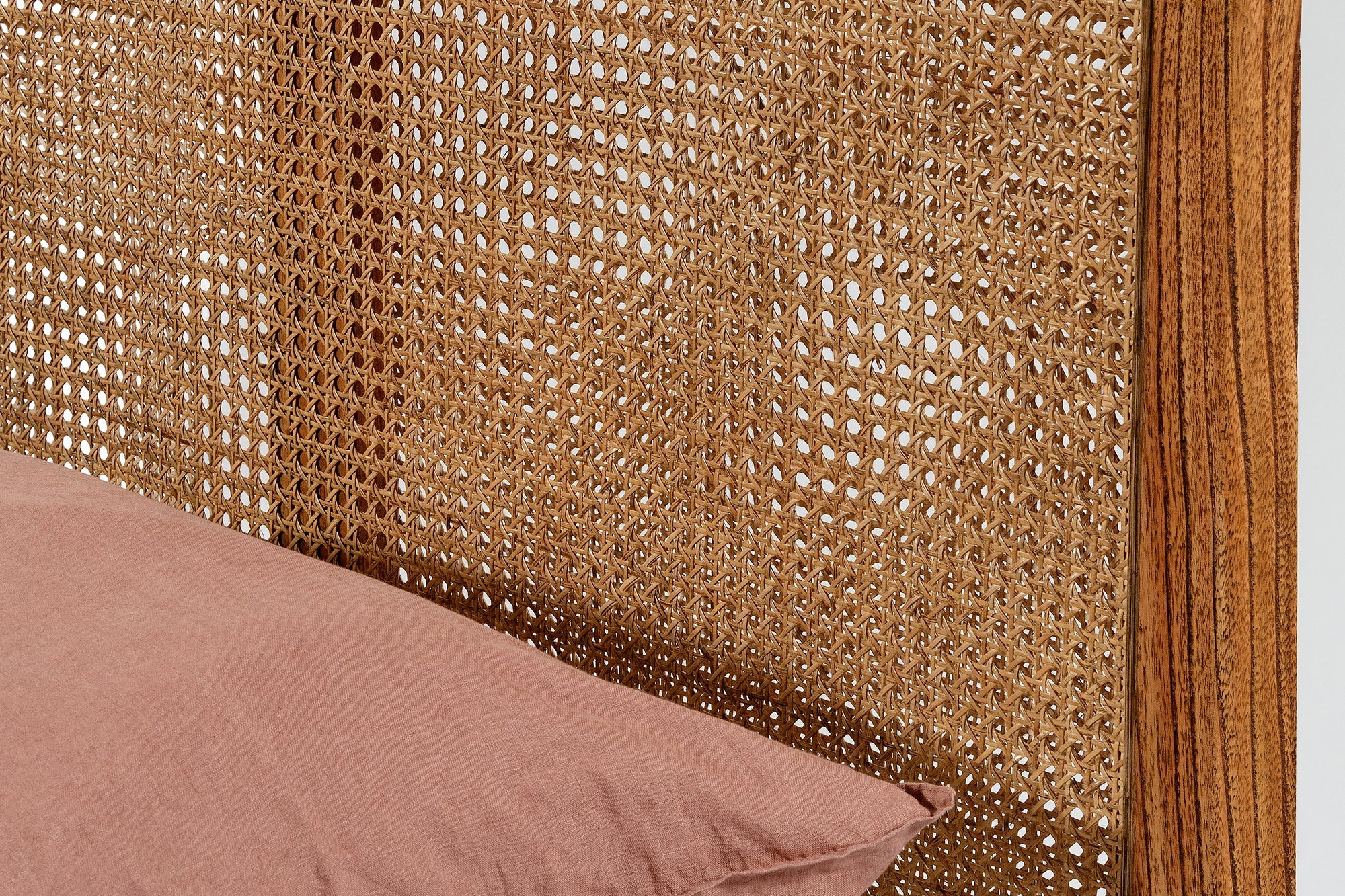 Willow Bed - Antique Mindi