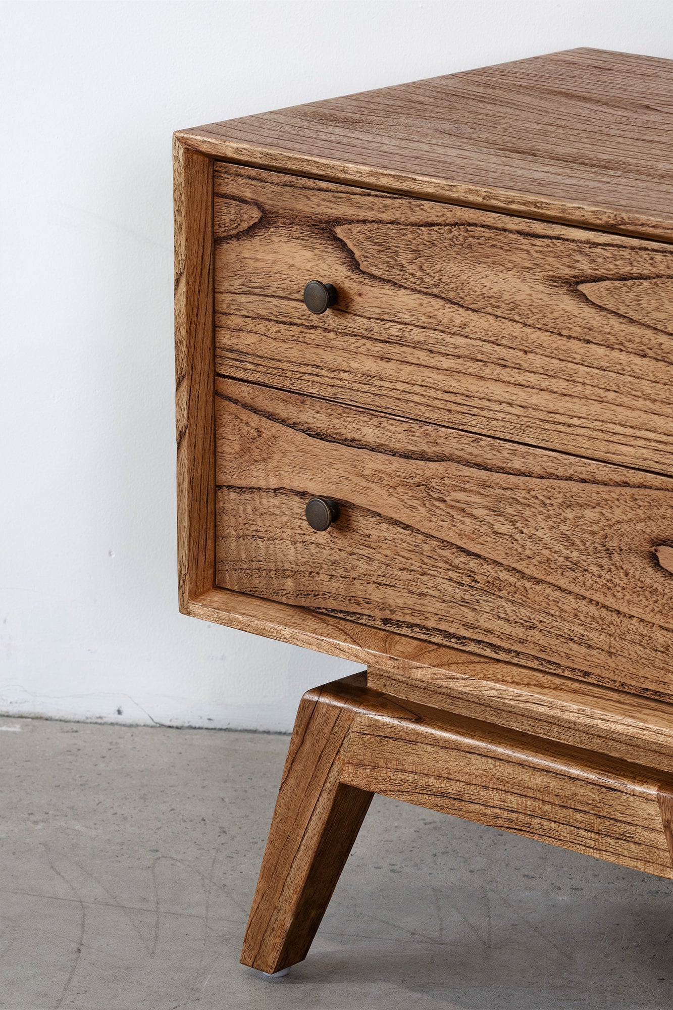 Sari Bedside - Antique Mindi