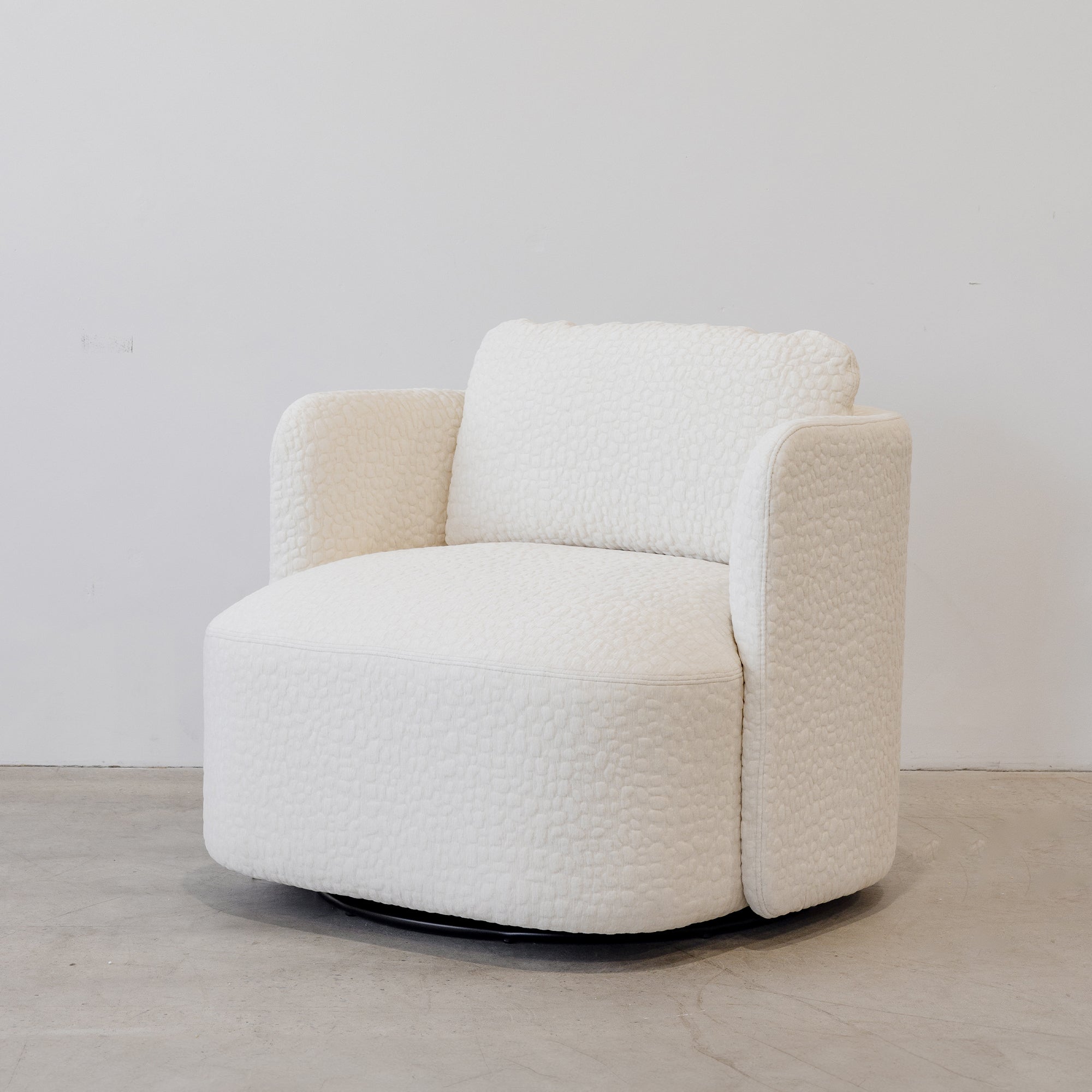 Phoenix Swivel Chair - Cream