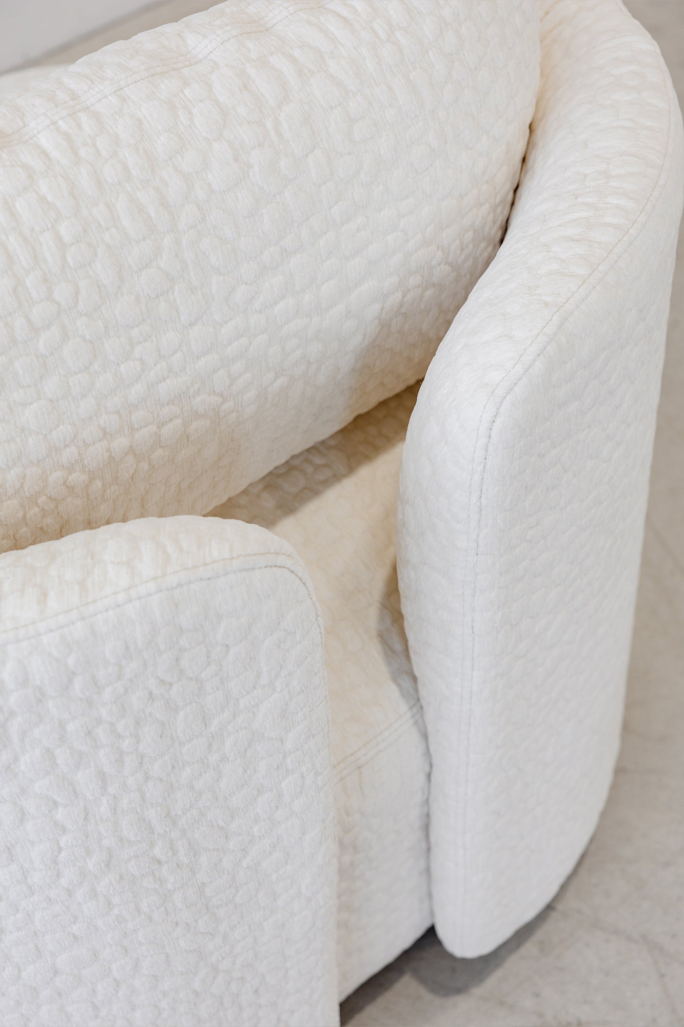 Phoenix Swivel Chair - Cream