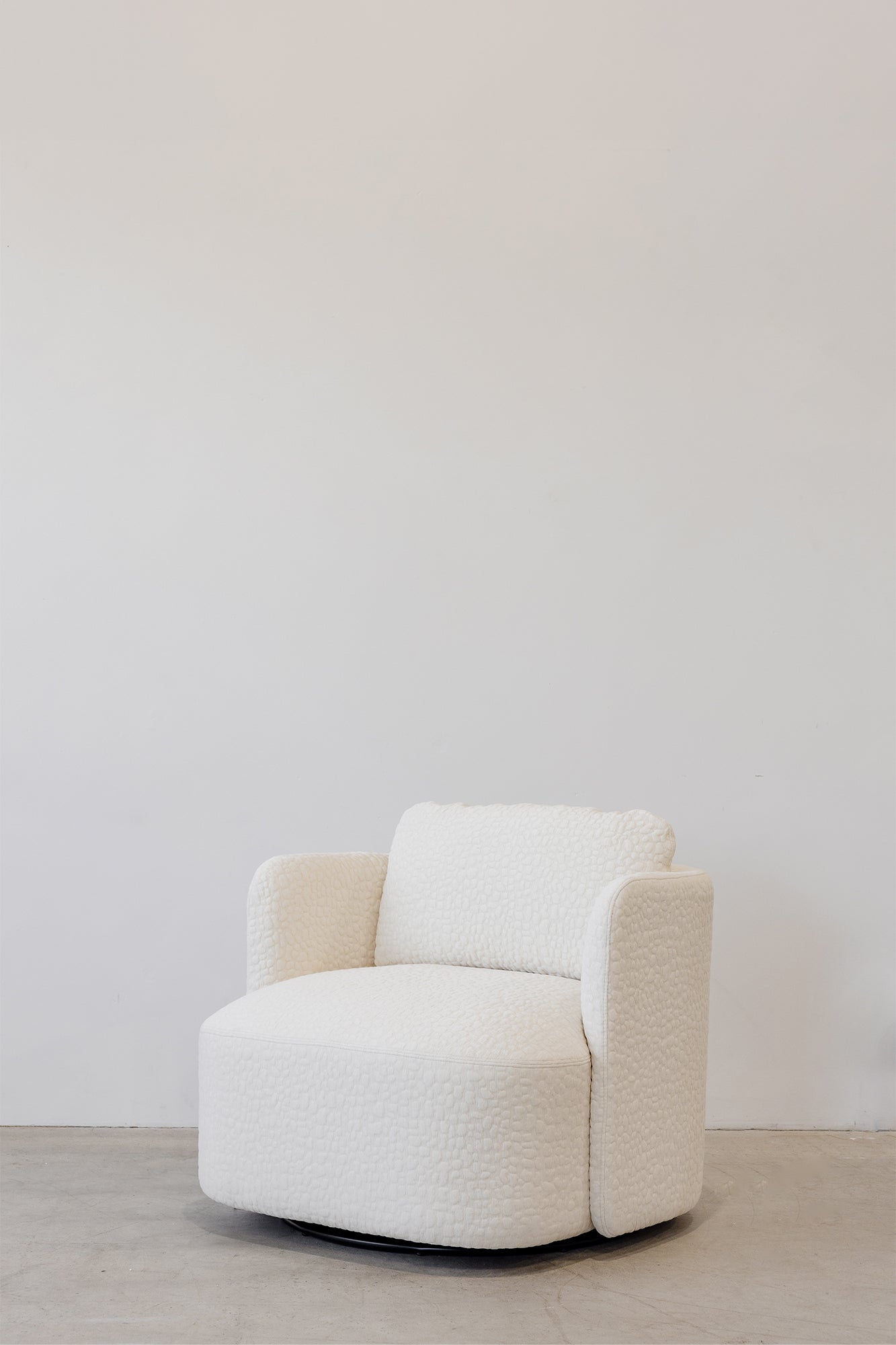 Phoenix Swivel Chair - Cream