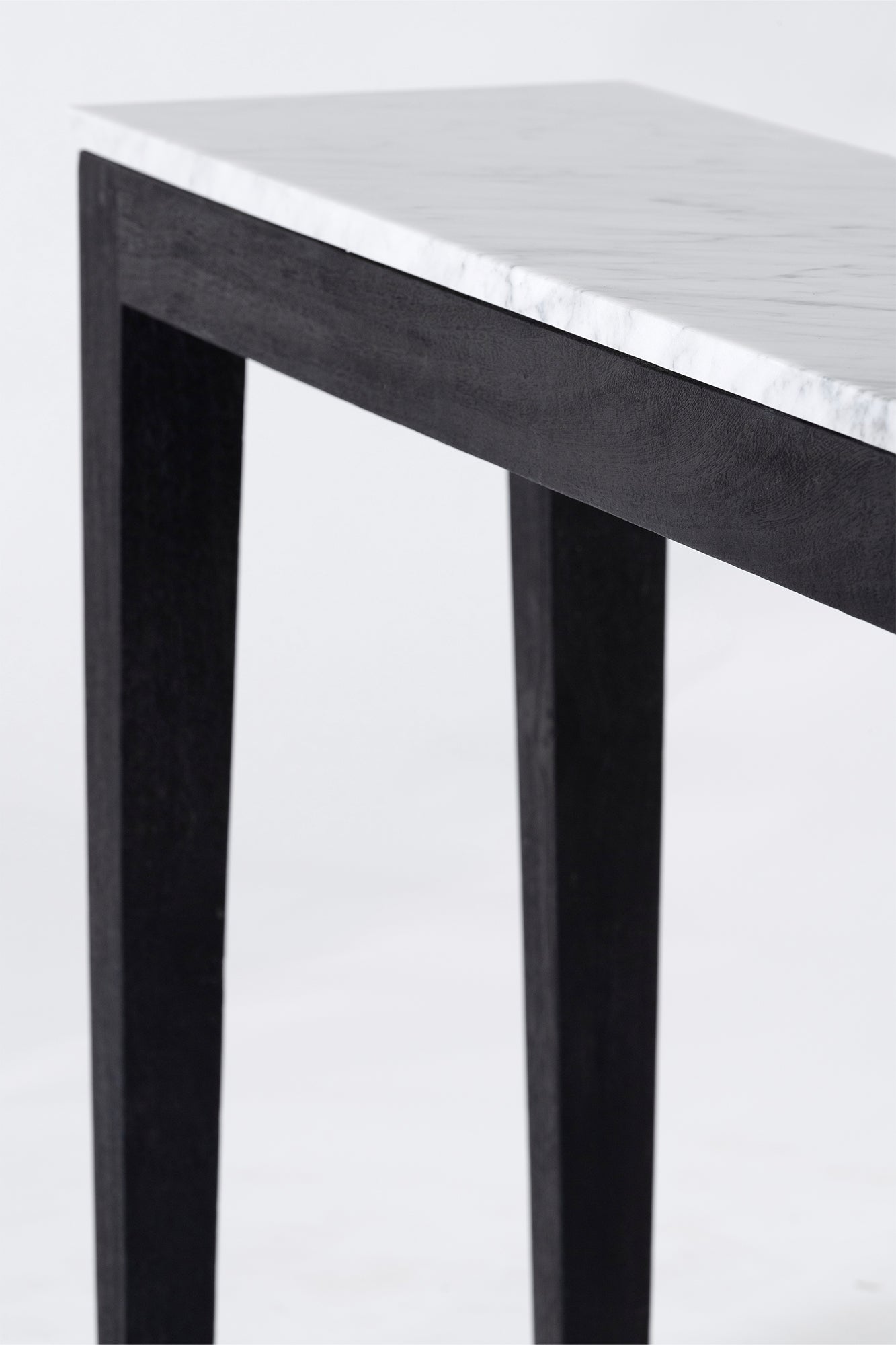 Buddha Console - Black/White Marble