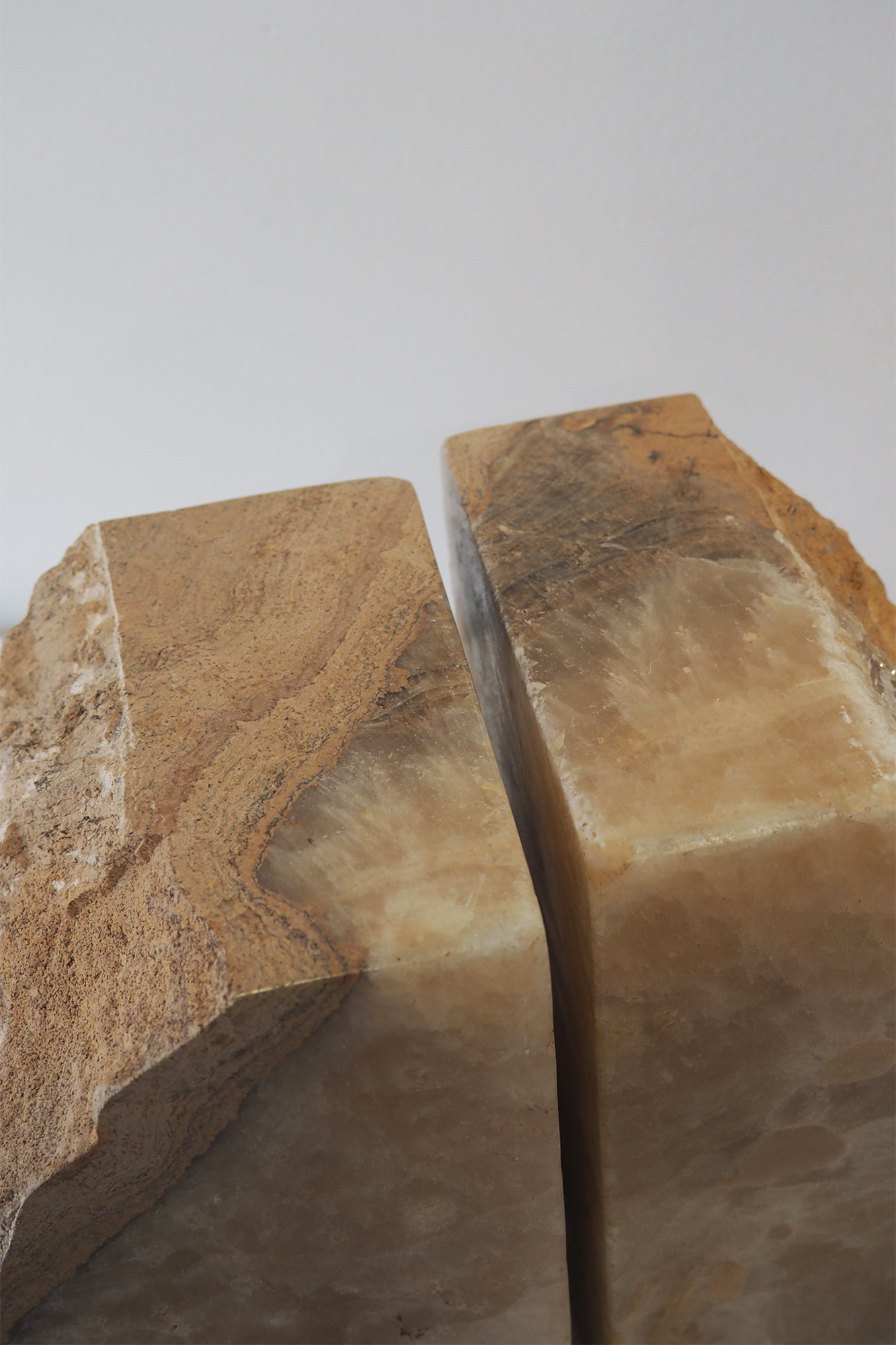 Jambu Bookend - Single
