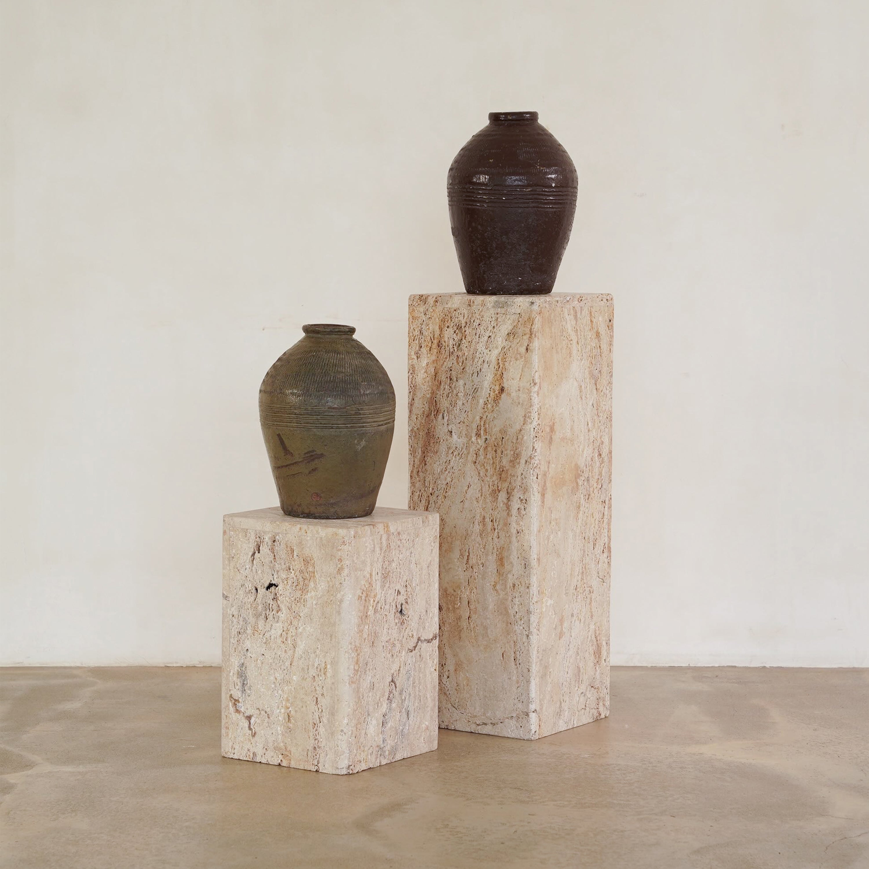 Kloss Plinth - Travertine