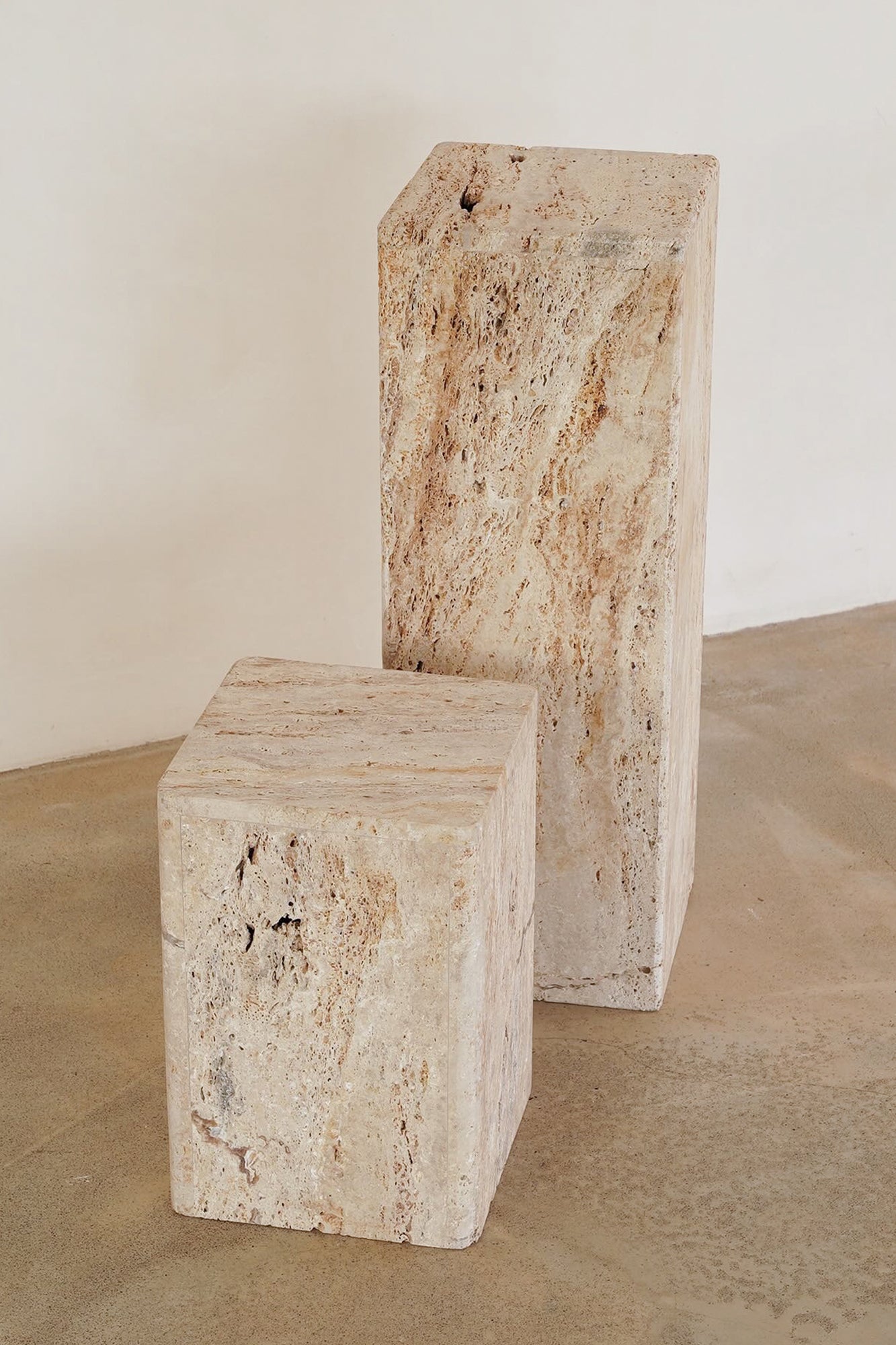Kloss Plinth - Travertine
