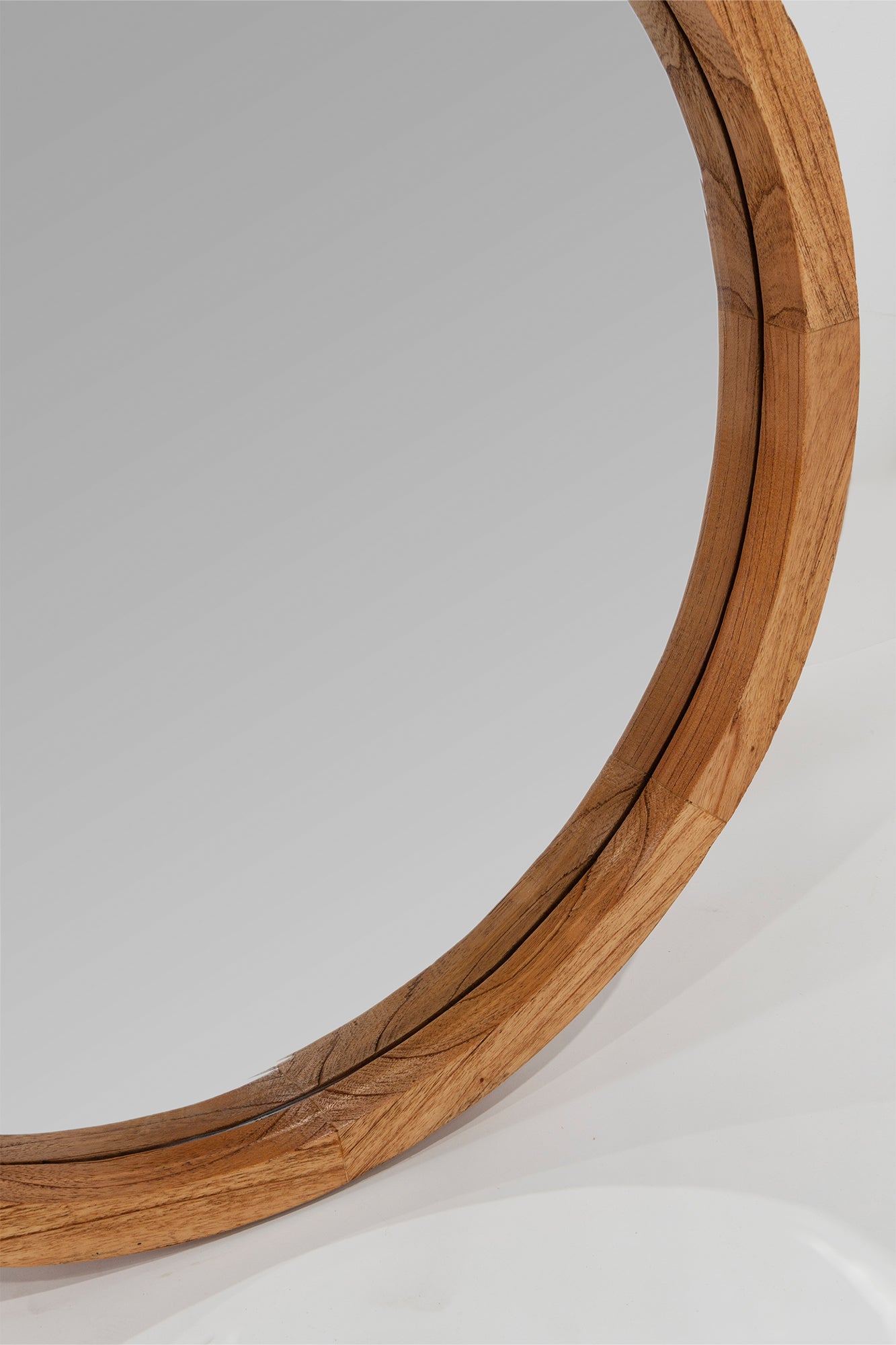 Retreat Round Mirror - Antique Mindi