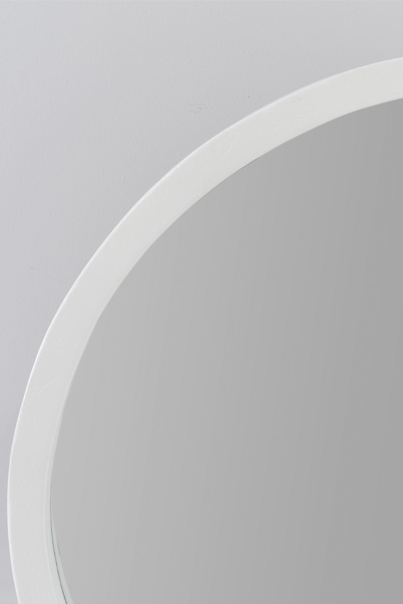 Retreat Round Mirror - White