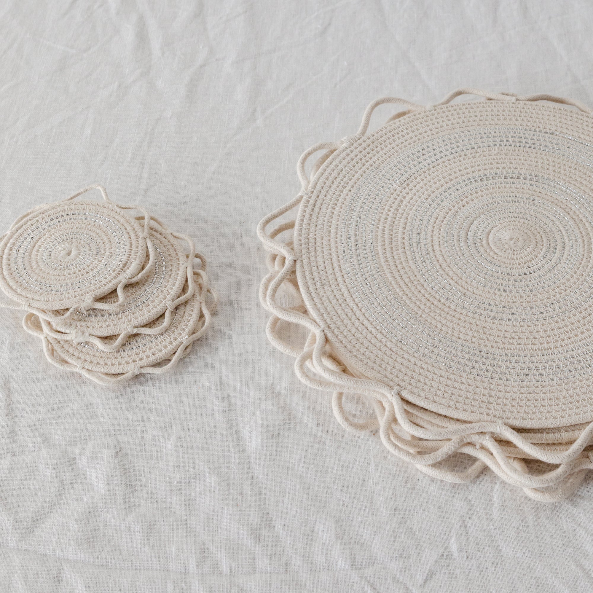 Ila Placemat & Coasters - Silver