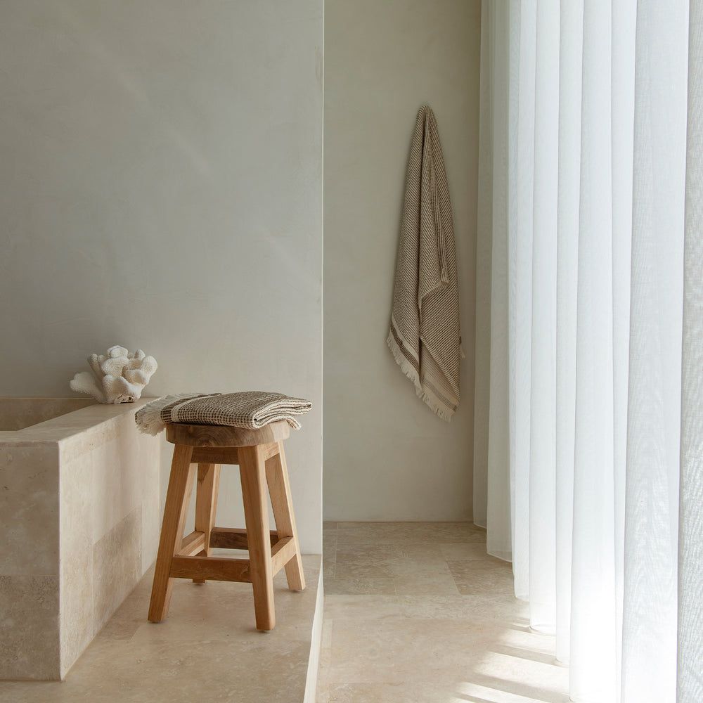Carezza Stool - Raw