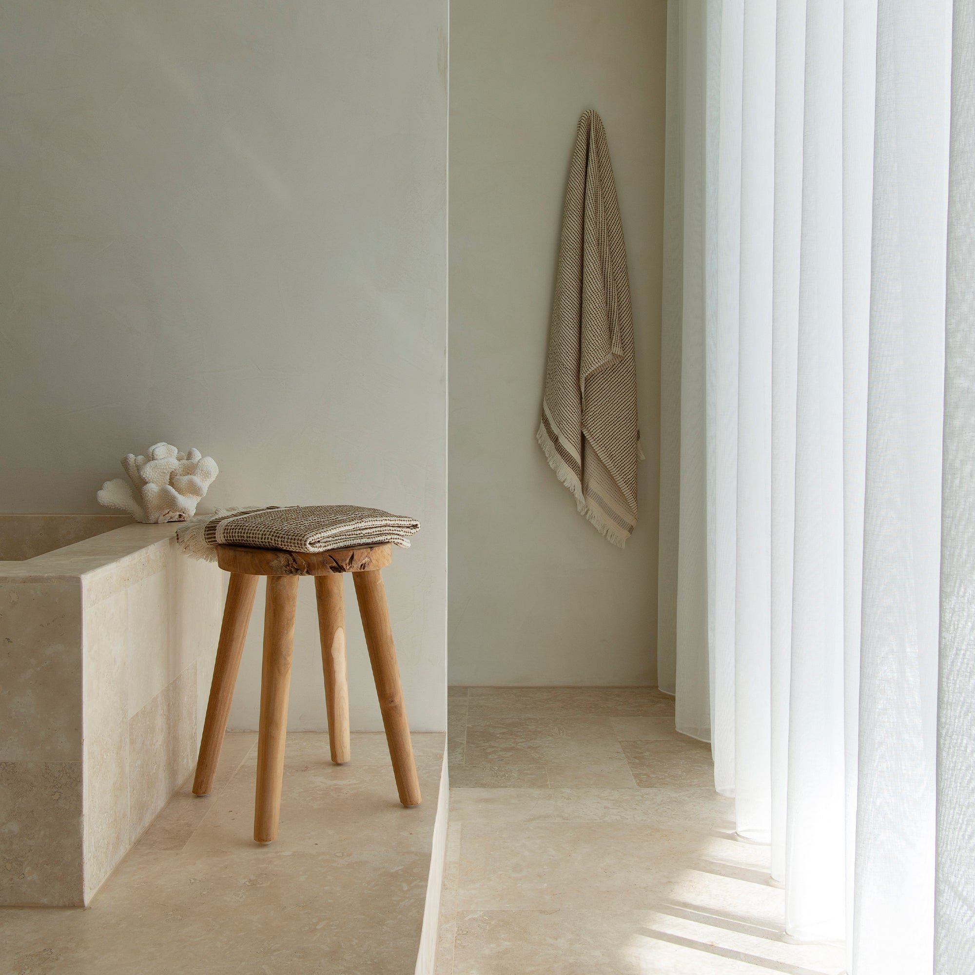 Yuki Stool