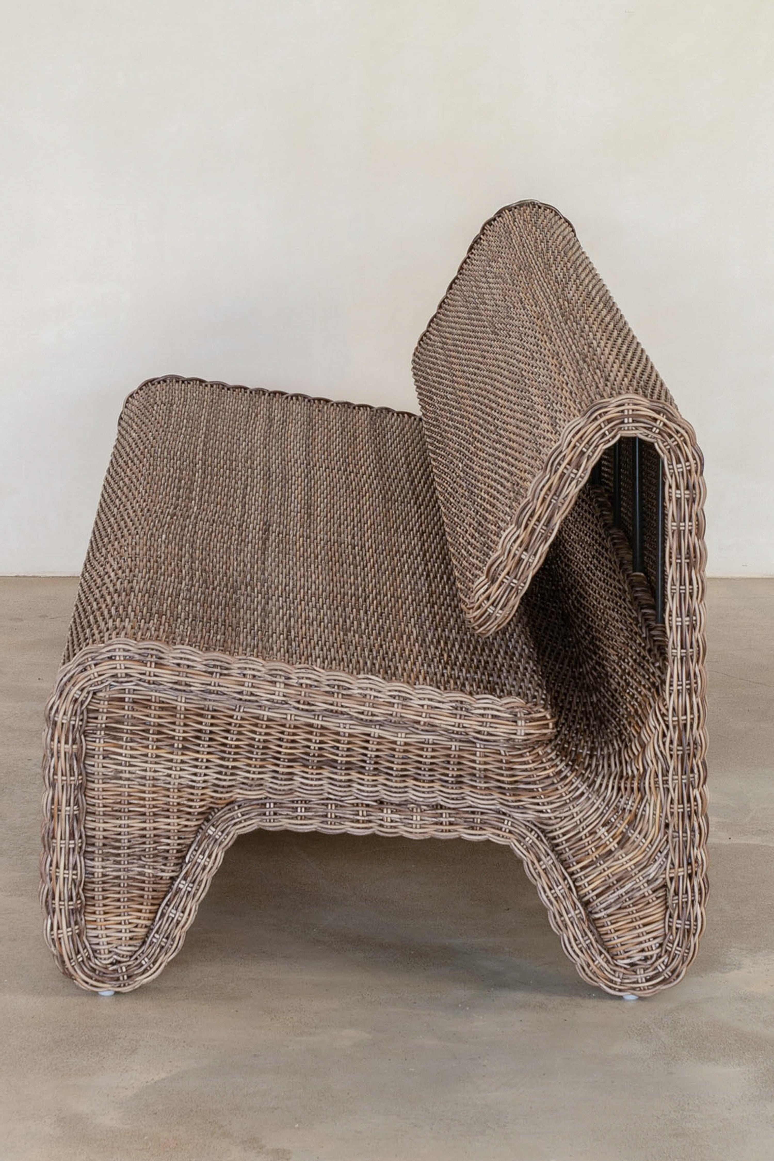 Zaza Outdoor Sofa - Husk Round Weave