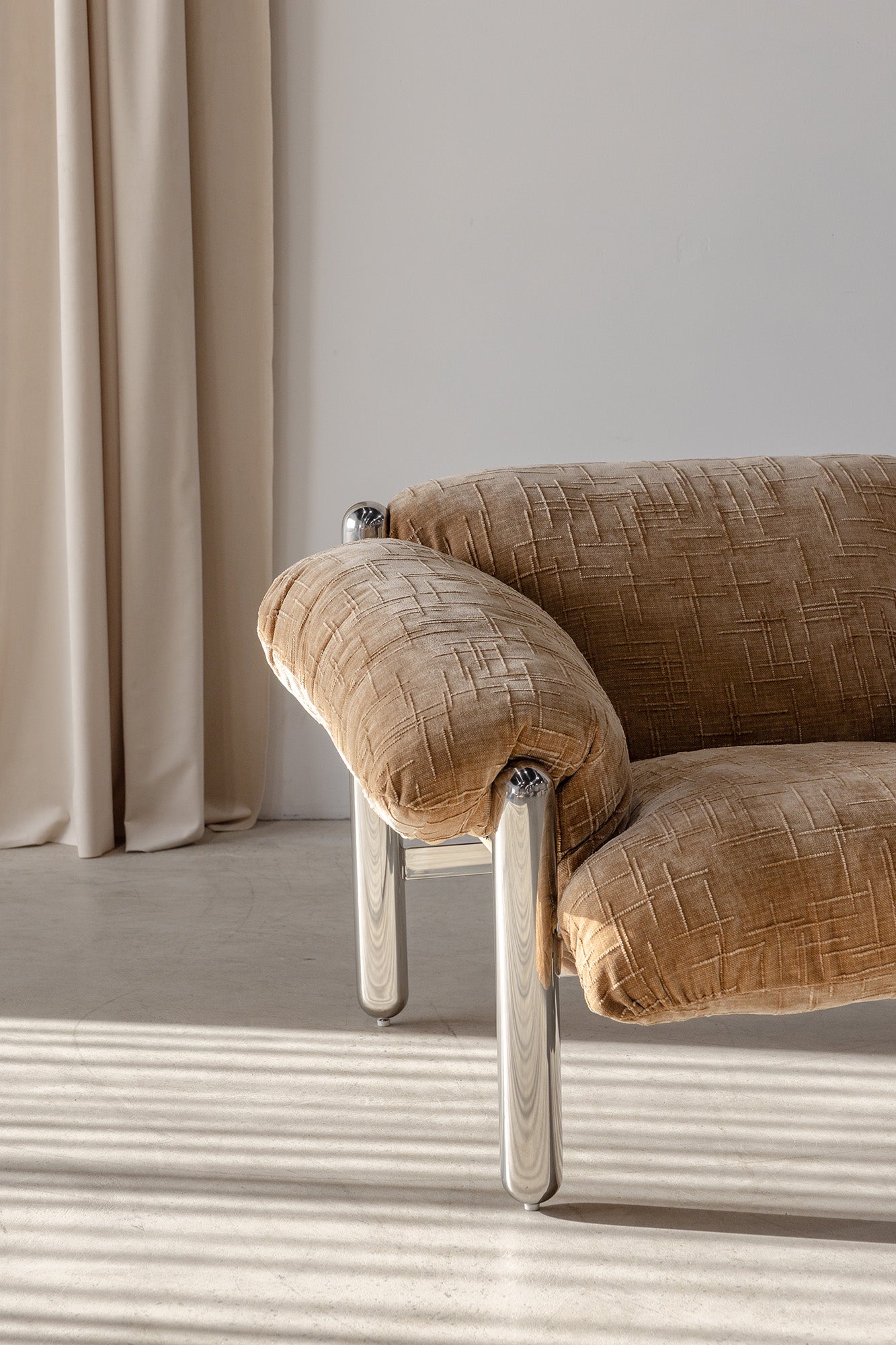 Raf Armchair - Goldie