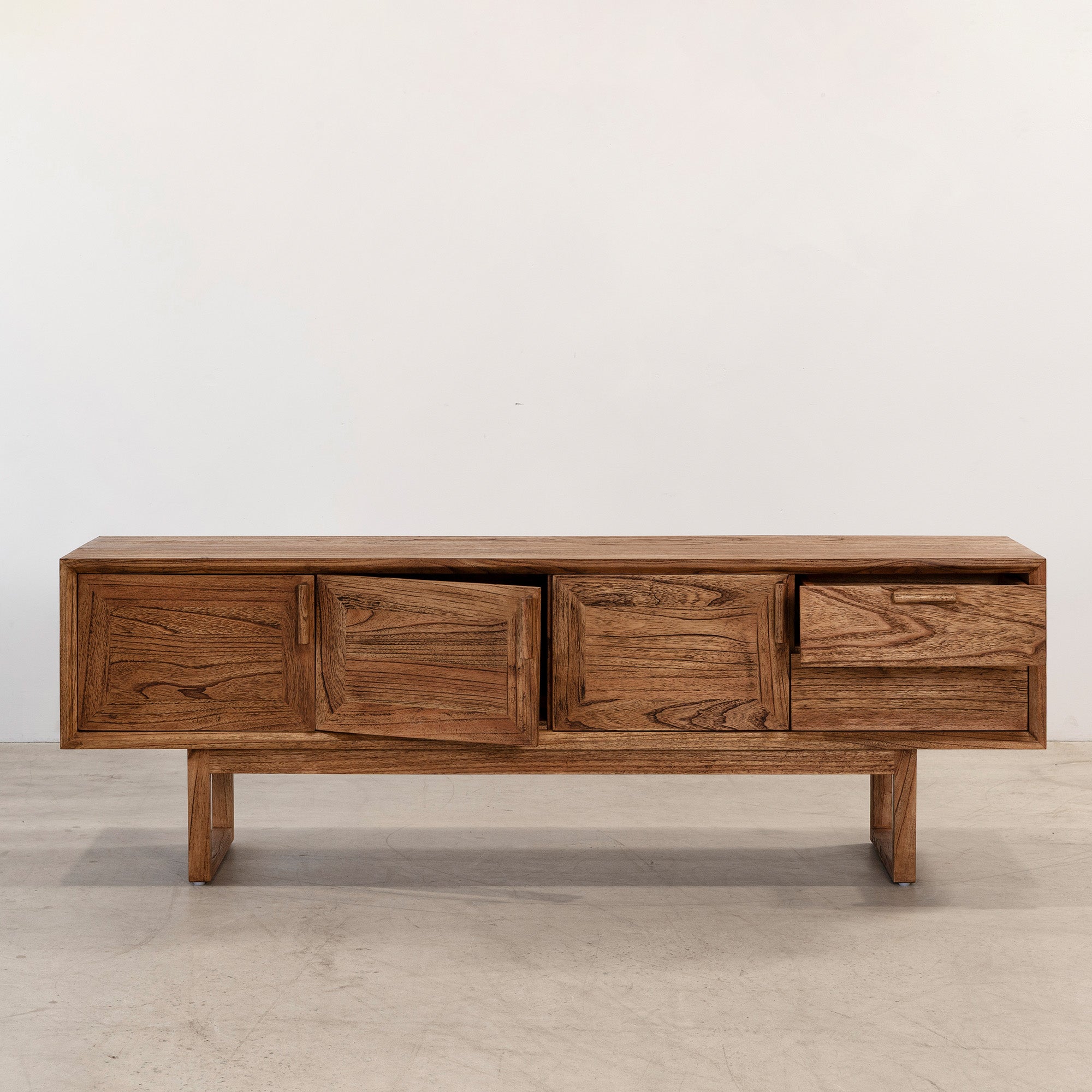 Enzo Entertainment Unit - Antique Mindi