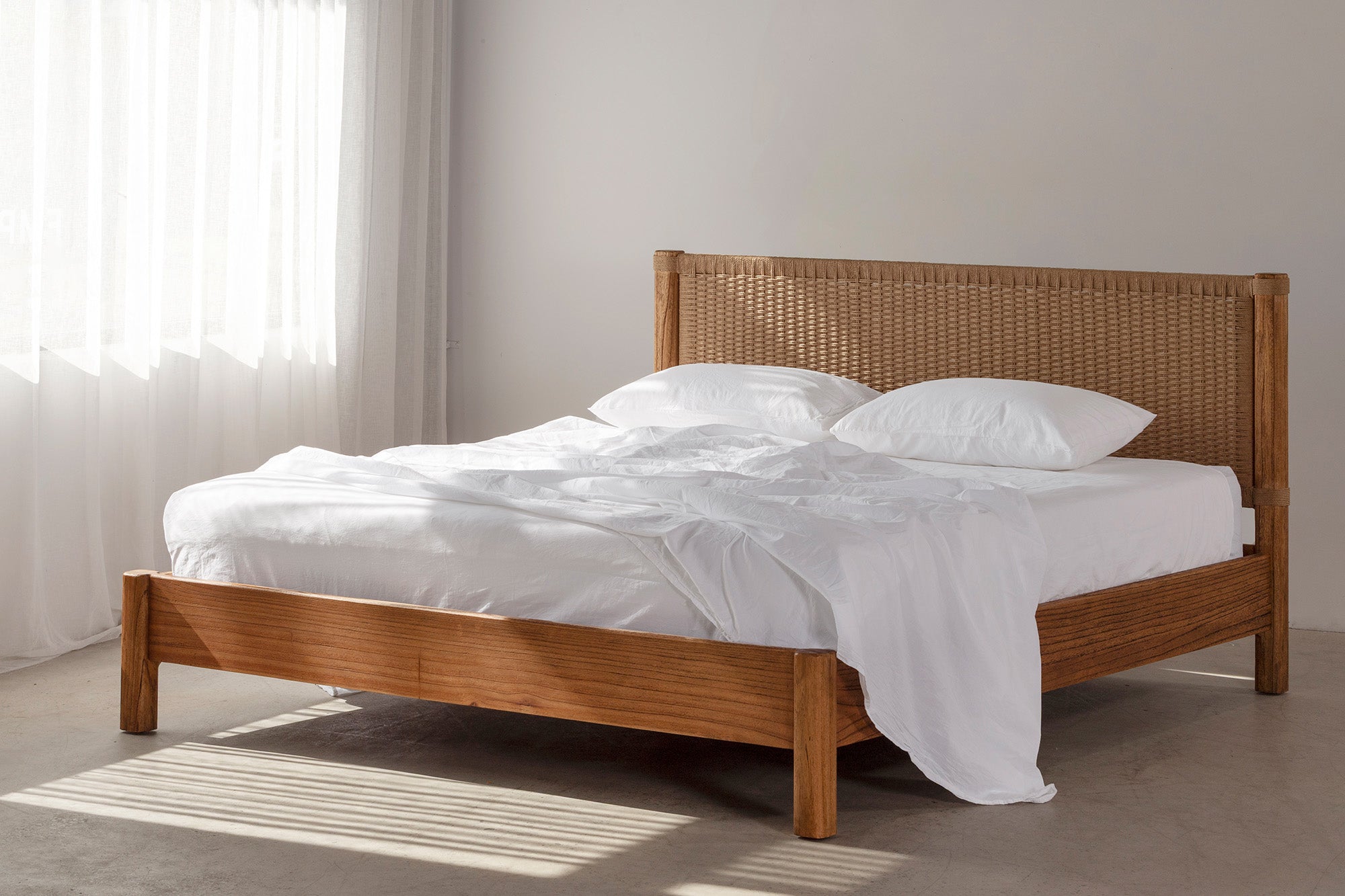 Holly Bed - Antique Mindi