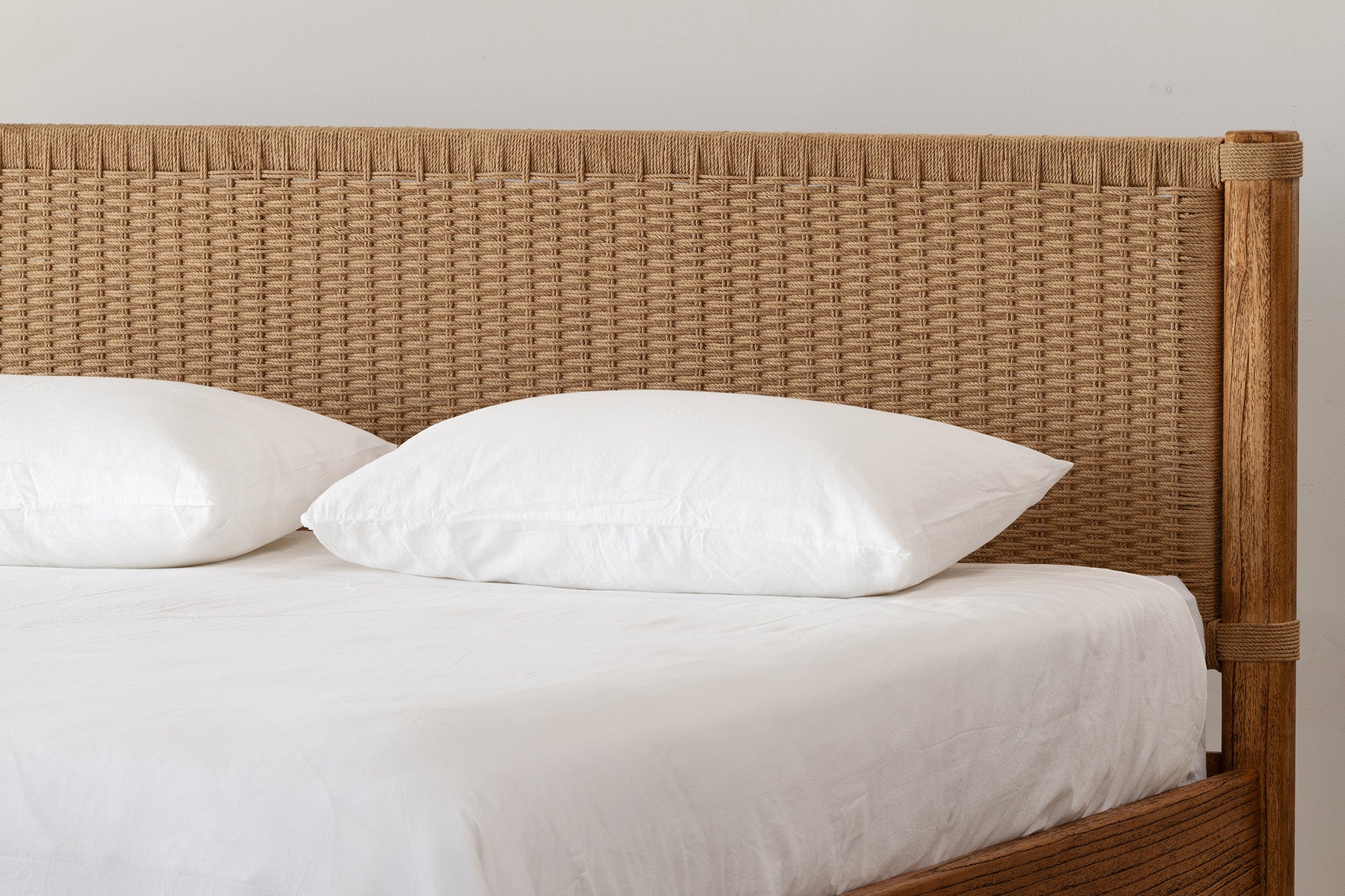 Holly Bed - Antique Mindi