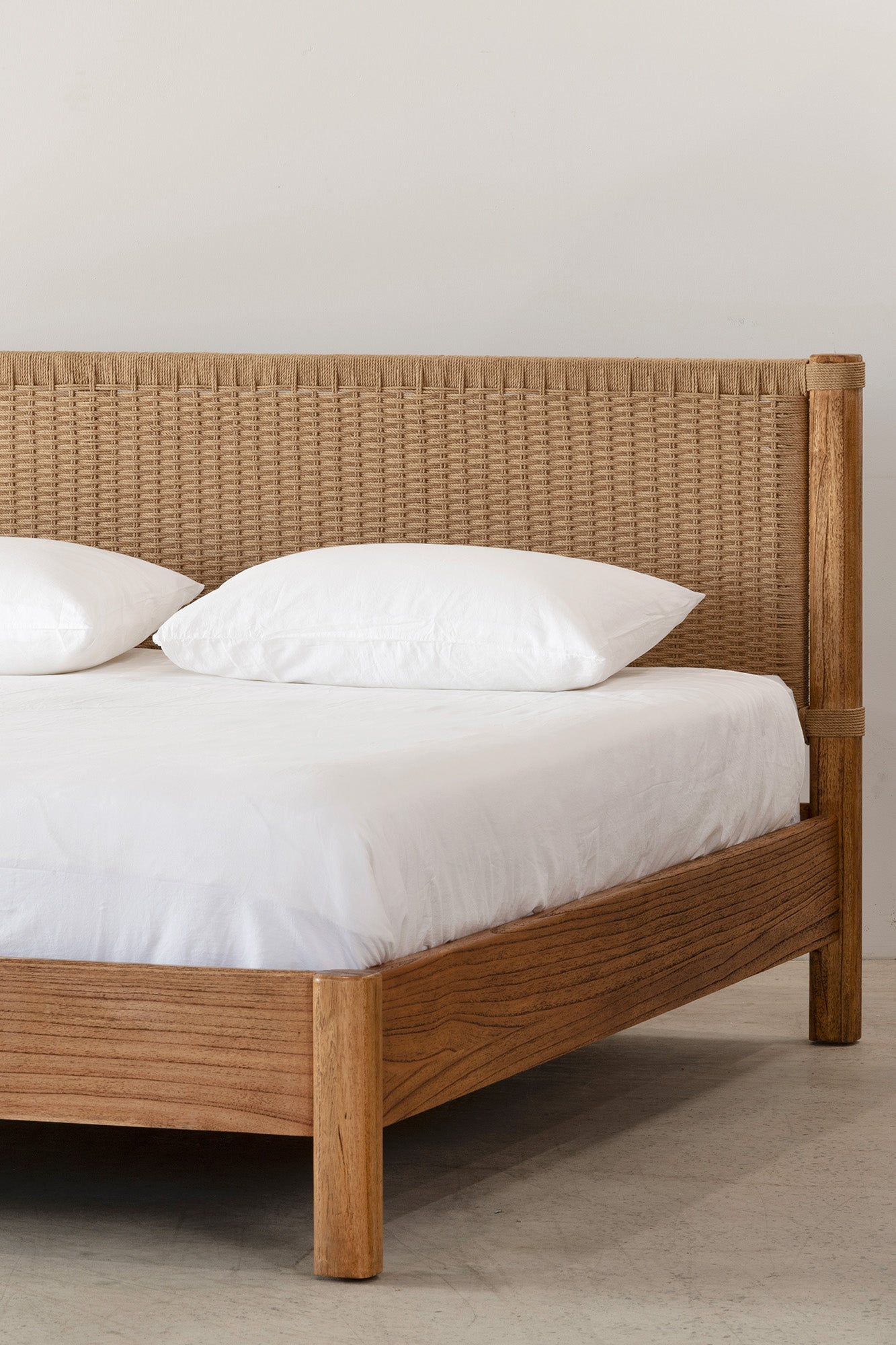 Holly Bed - Antique Mindi