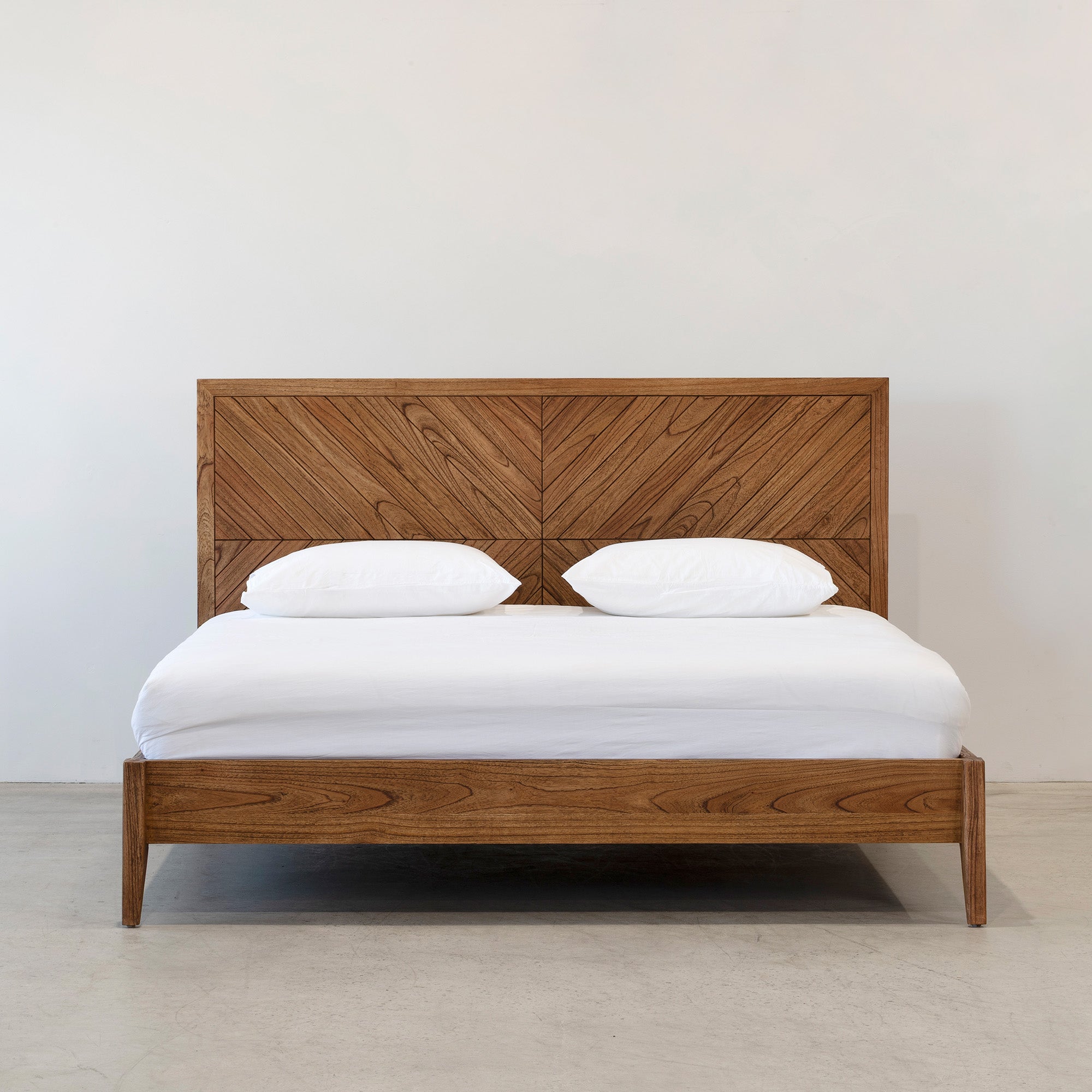 Tapestry Bed - Antique Mindi