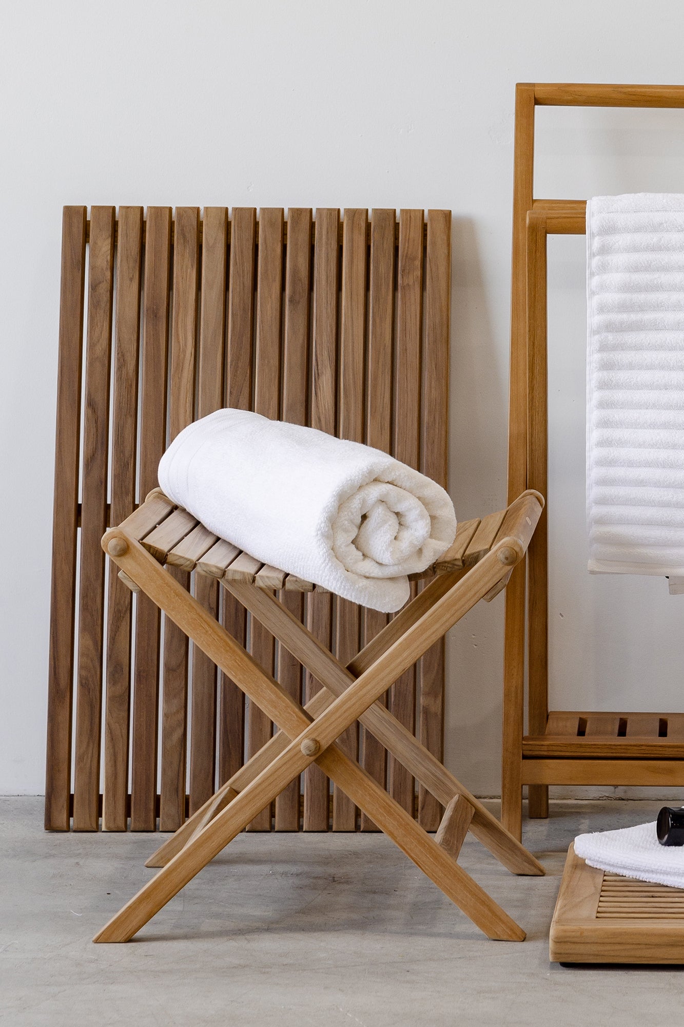 Teak Atelier Folding Stool