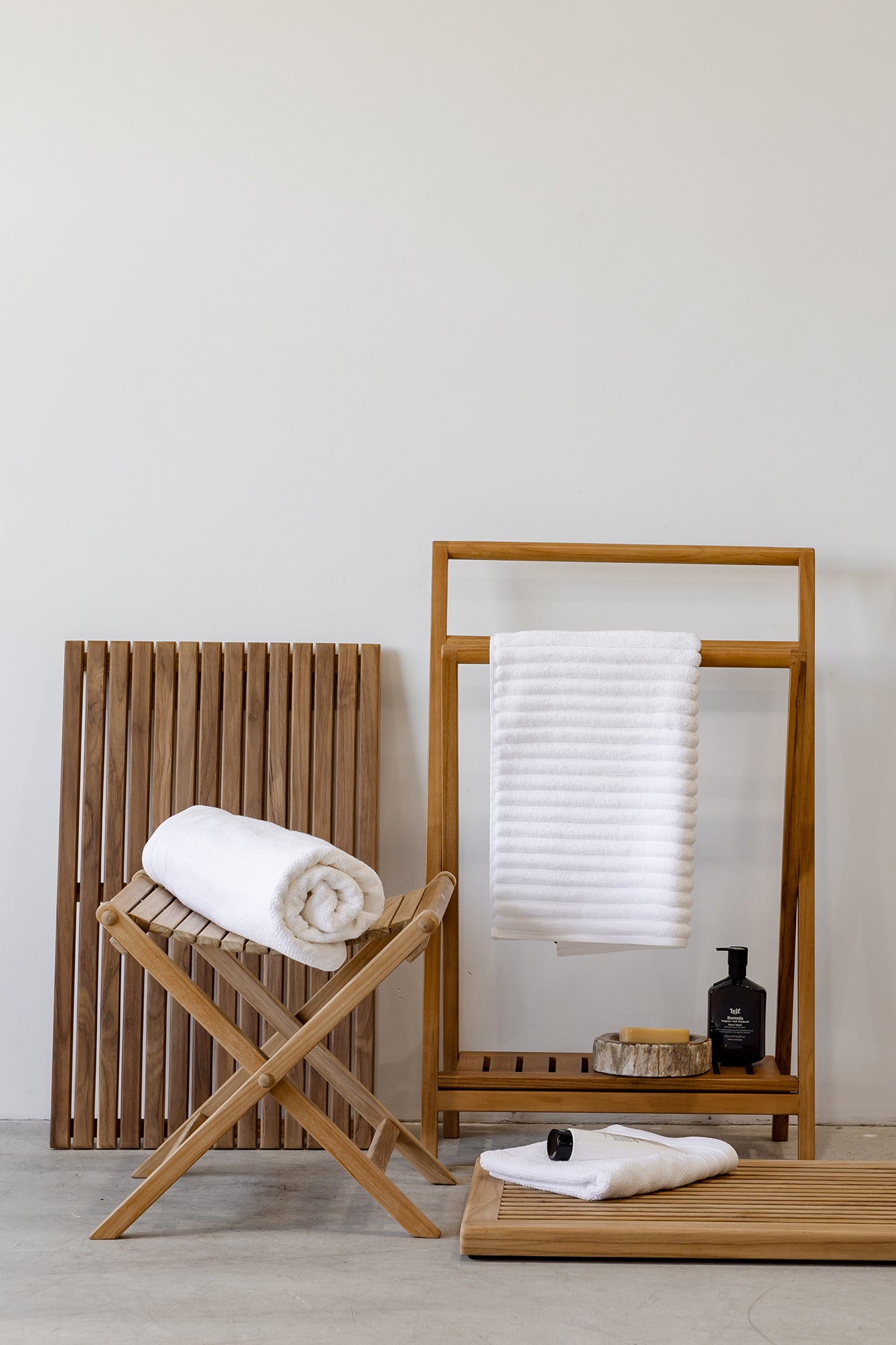 Teak Atelier Folding Towel Rack