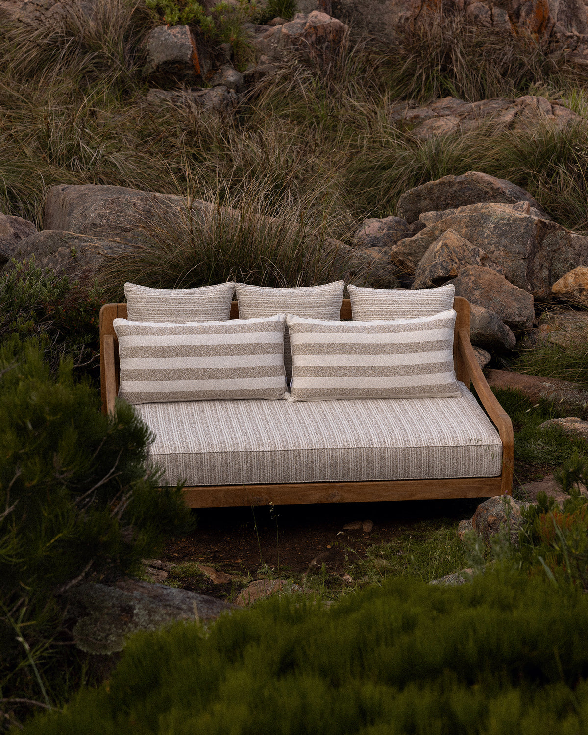 Vista Teak Daybed - Natural/ Sesame