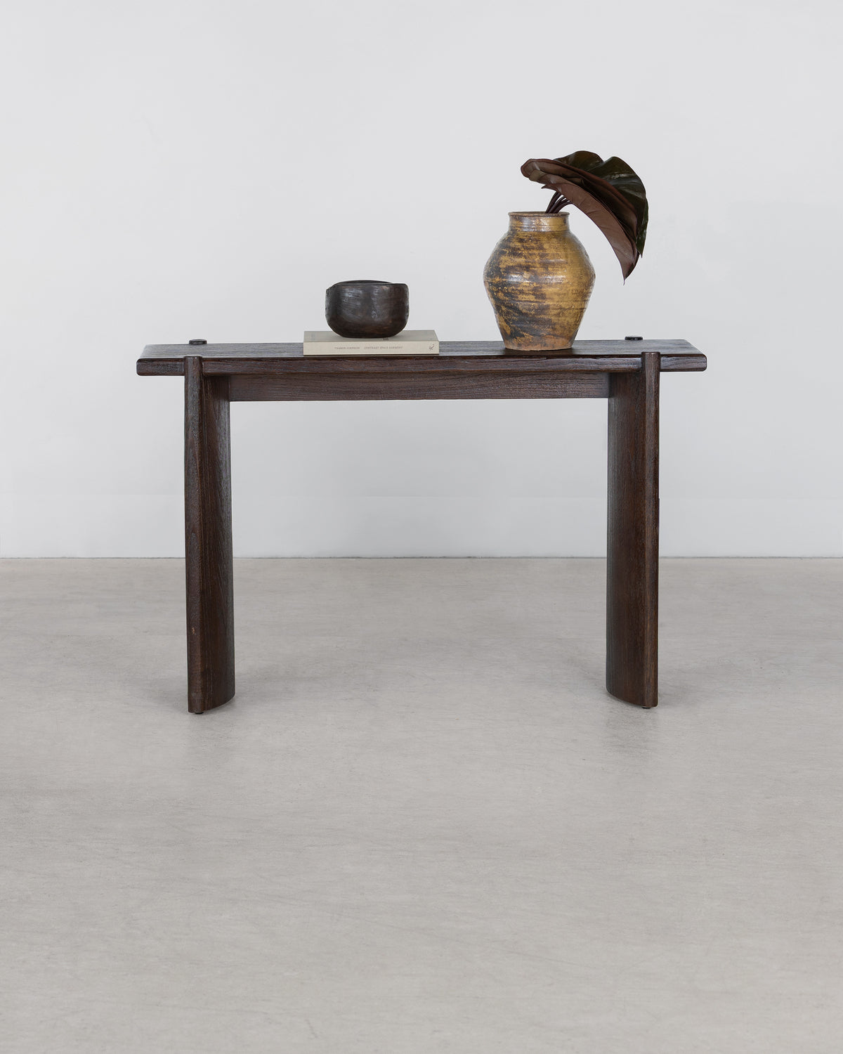 Leonard Console - Cola
