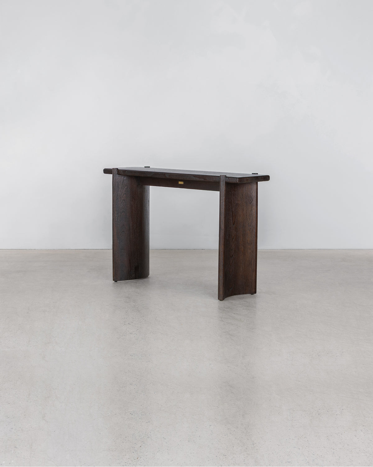 Leonard Console - Cola