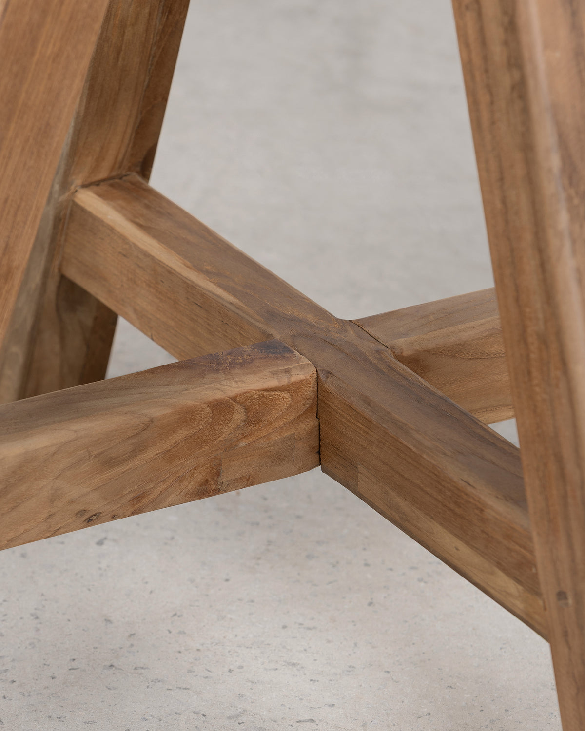 Vista Round Bar Table - Natural