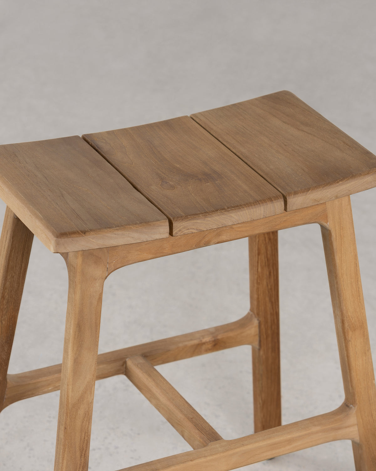 Vista Saddle Stool - Natural