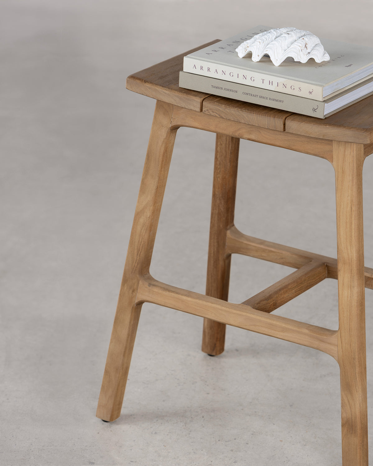Vista Saddle Stool - Natural