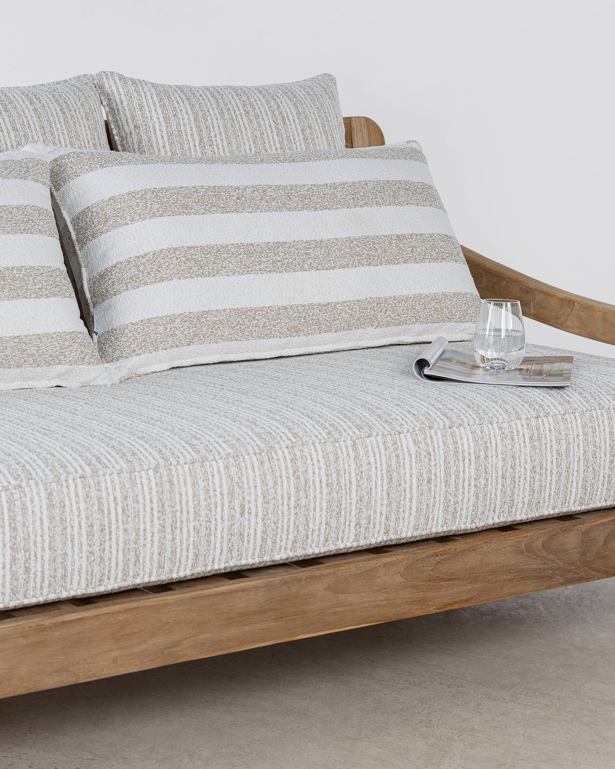 Vista Teak Daybed - Natural/ Sesame