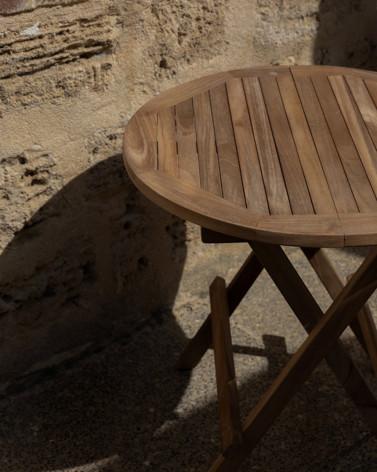 Folding Picnic Table - Round