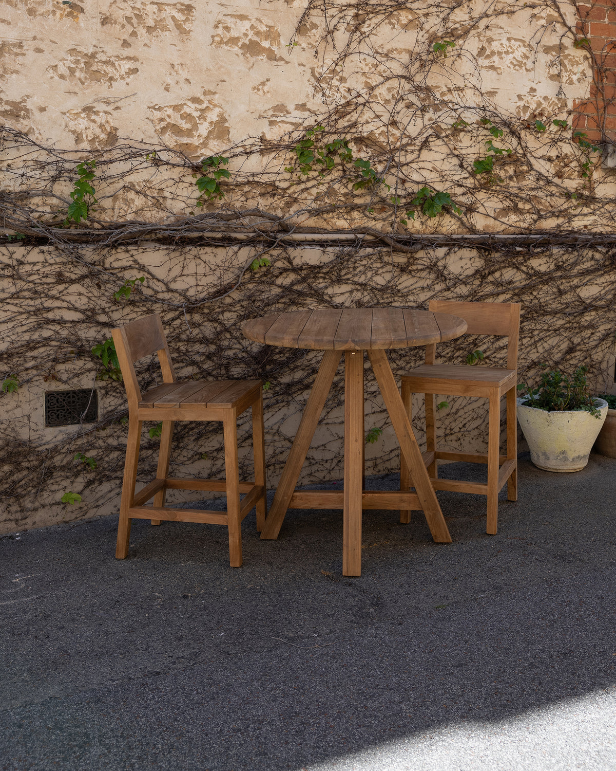 Vista Round Bar Table - Natural