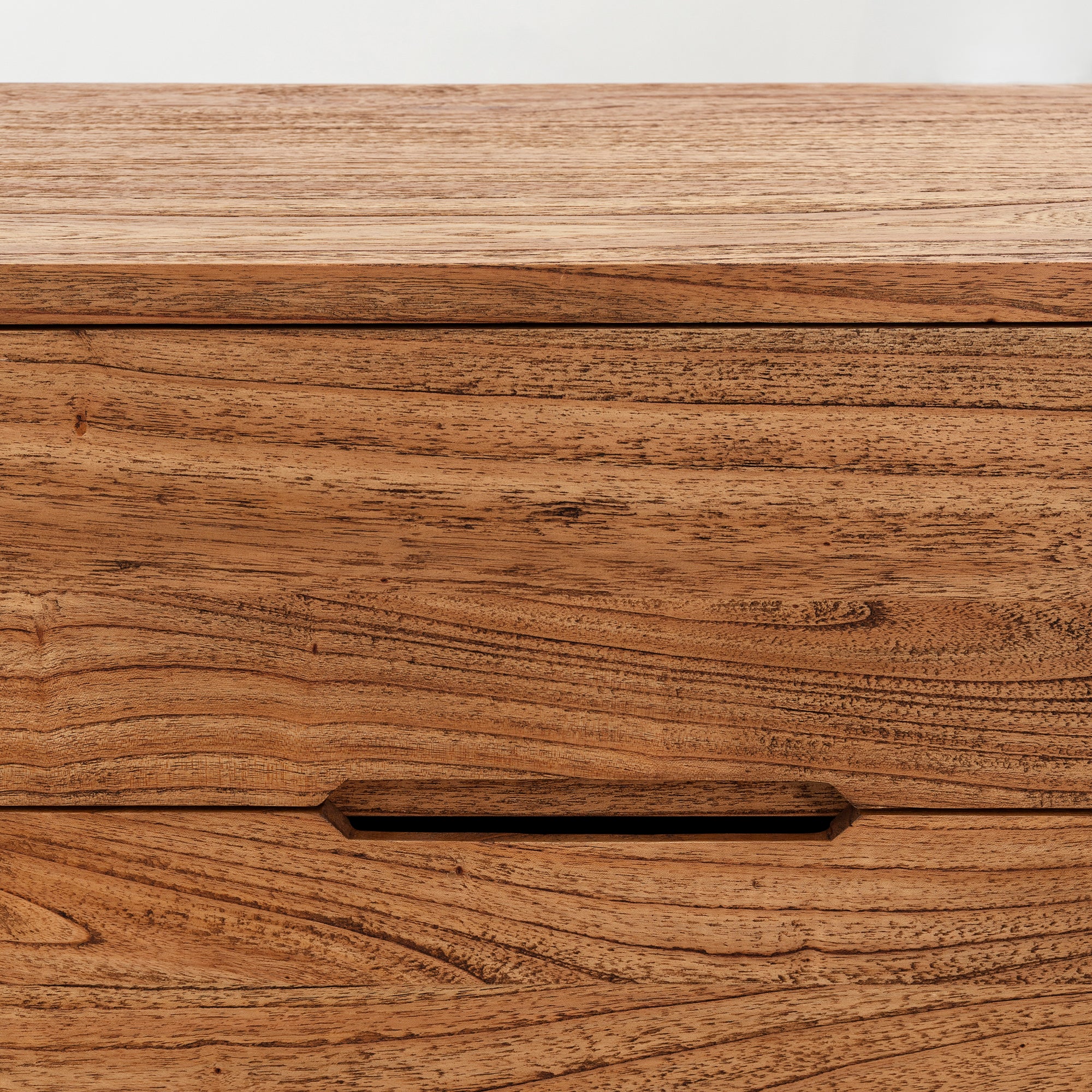 Penfolds Chest 2x4 - Antique Mindi