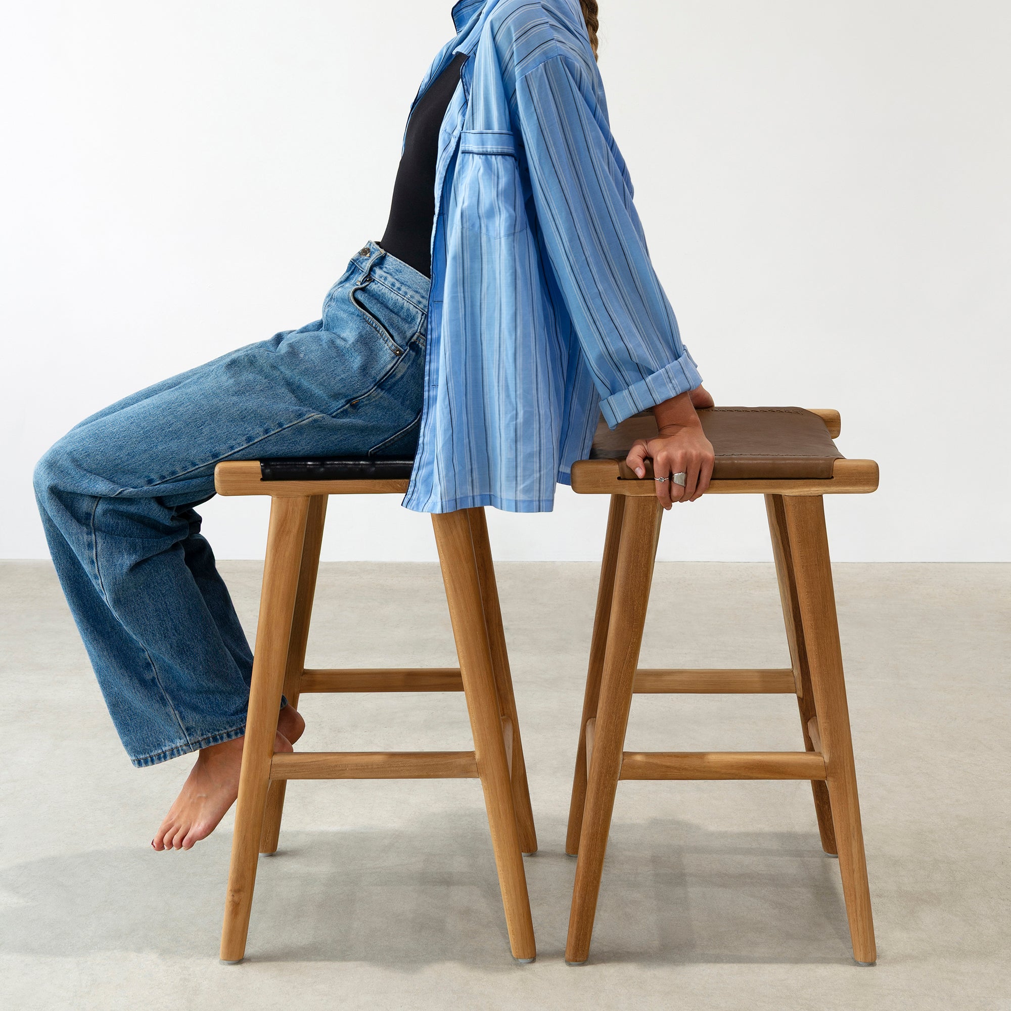 Jok Stool - Teak/Black Leather