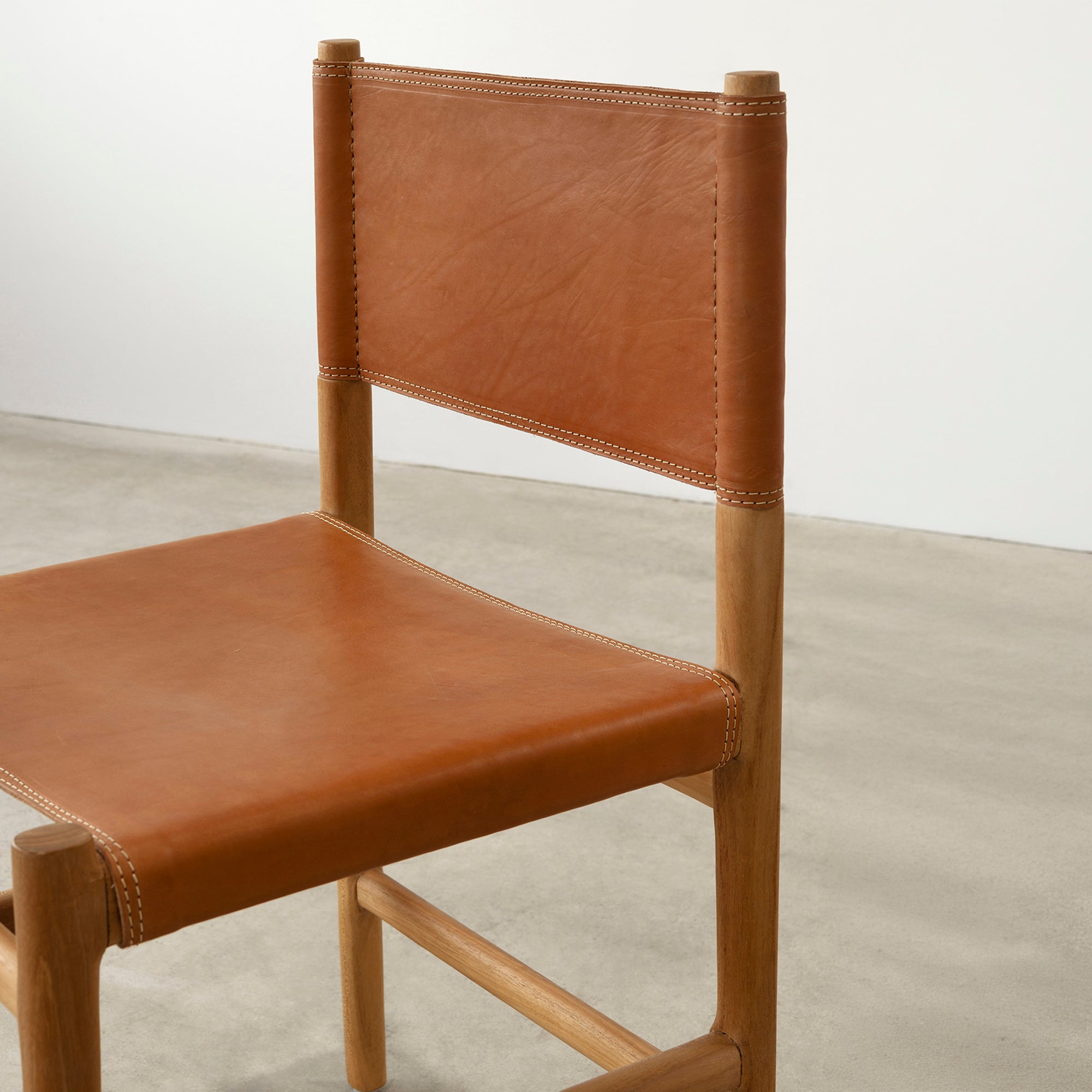 Arlo Teak Chair - Camel