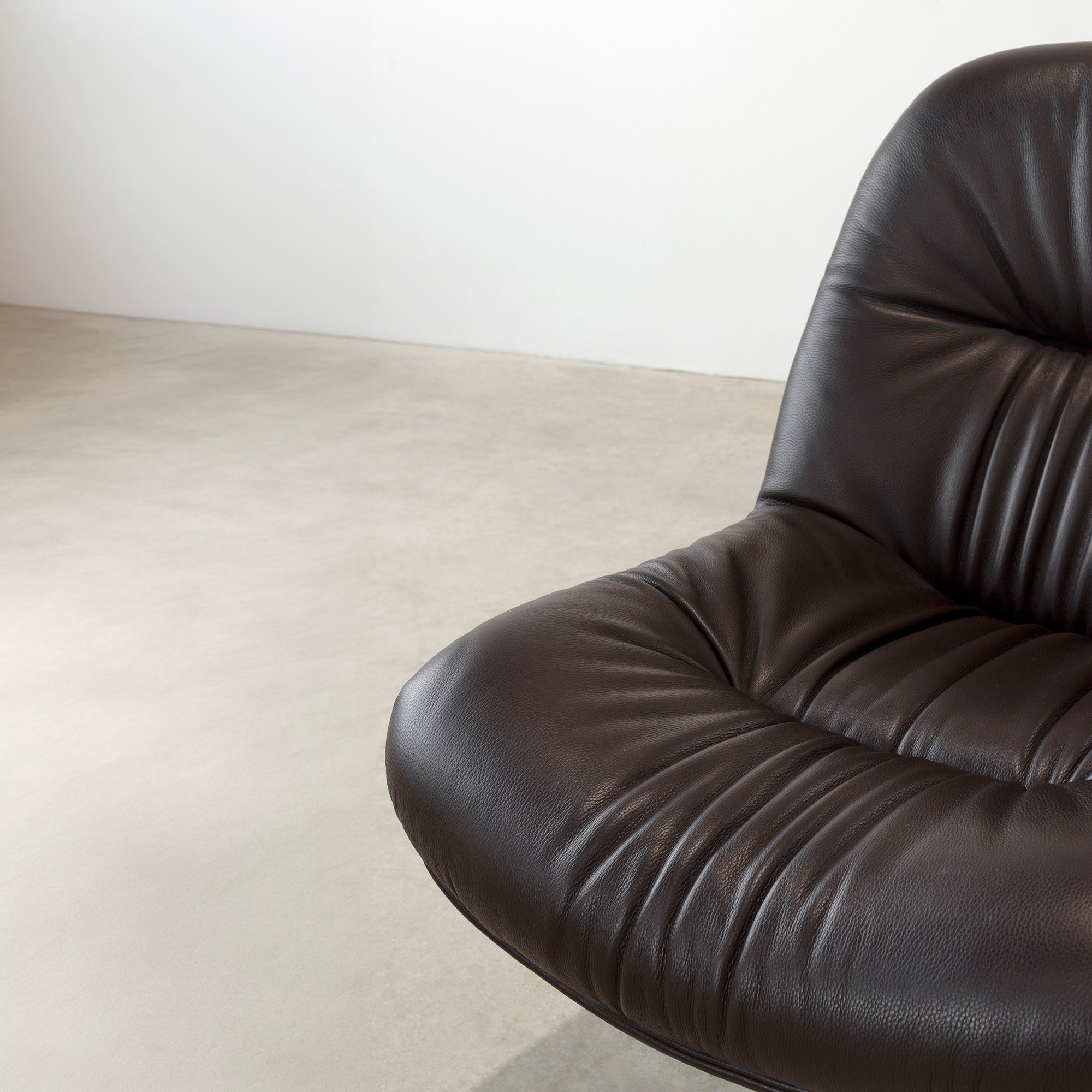 Giorgio Occasional Swivel Chair