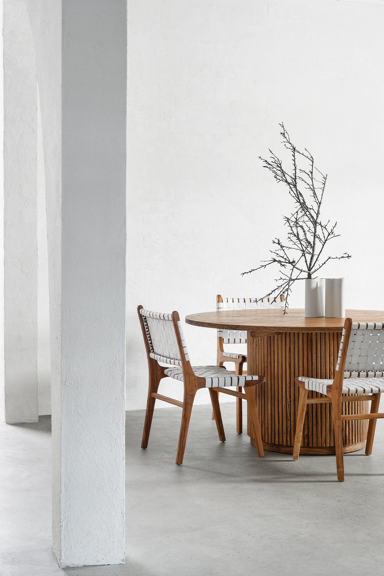 Vogue Chair - Natural Sealed/White Leather