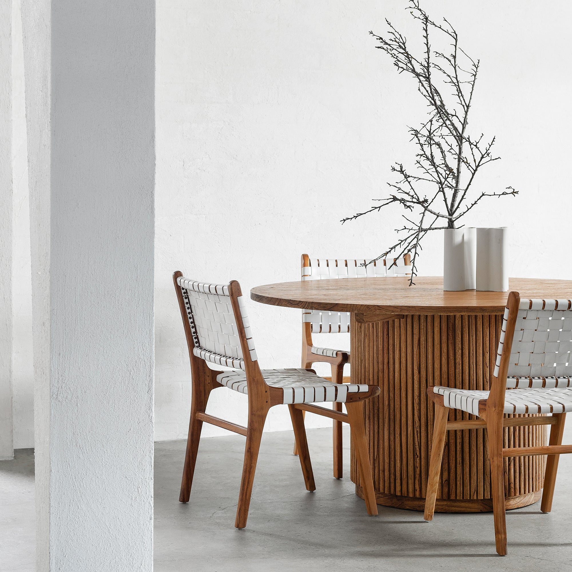Vogue Chair - Natural Sealed/White Leather