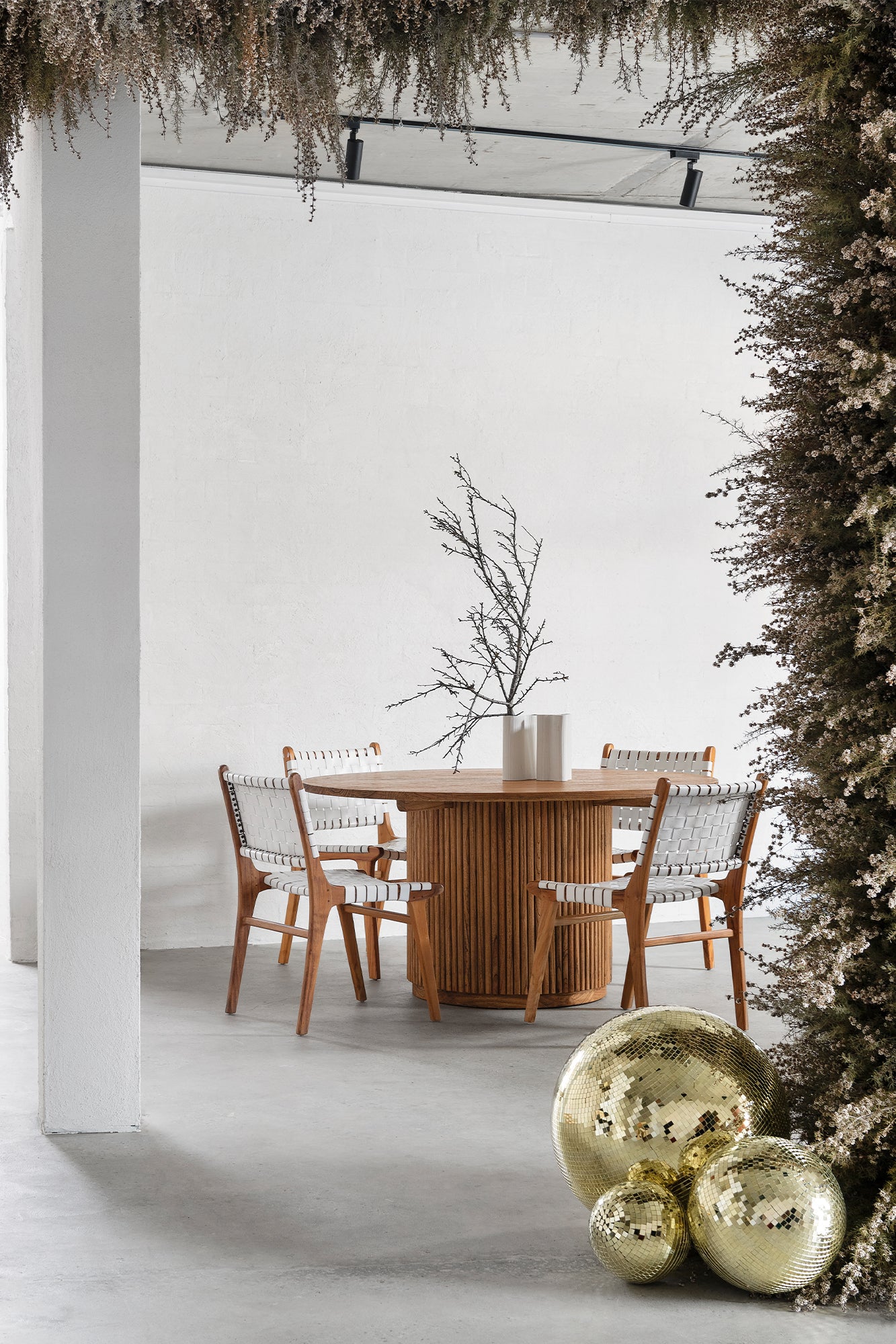 Newport Dining Table - Antique Mindi